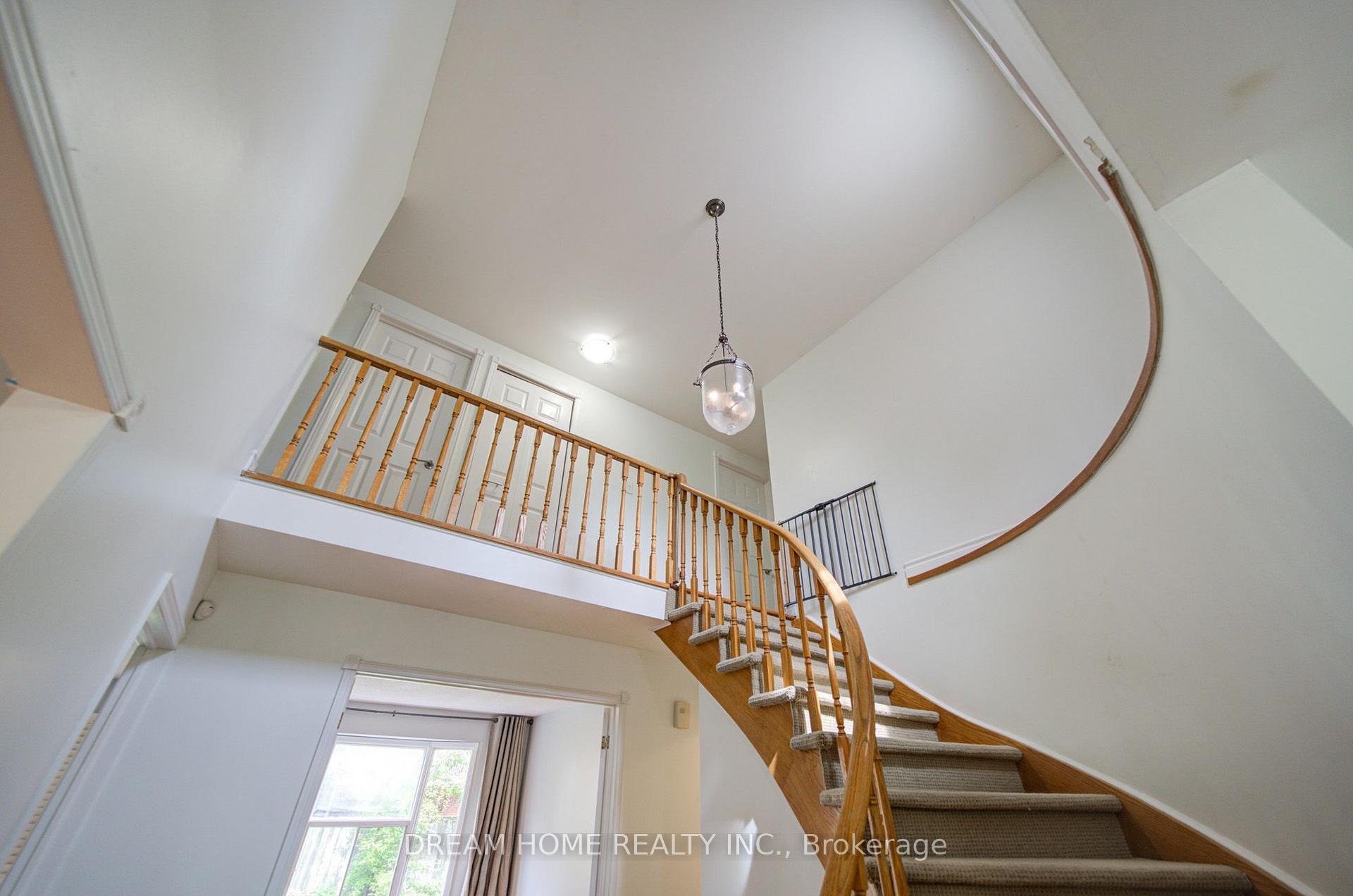 Photo 7 of 30 Garnish Green, Markham, Markham Village — HOMEH