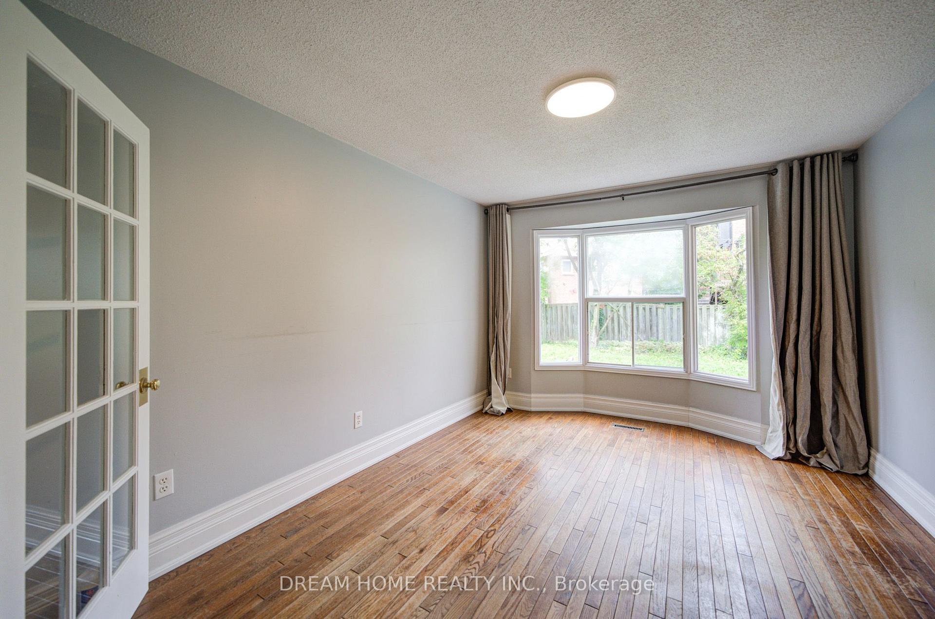 Photo 14 of 30 Garnish Green, Markham, Markham Village — HOMEH