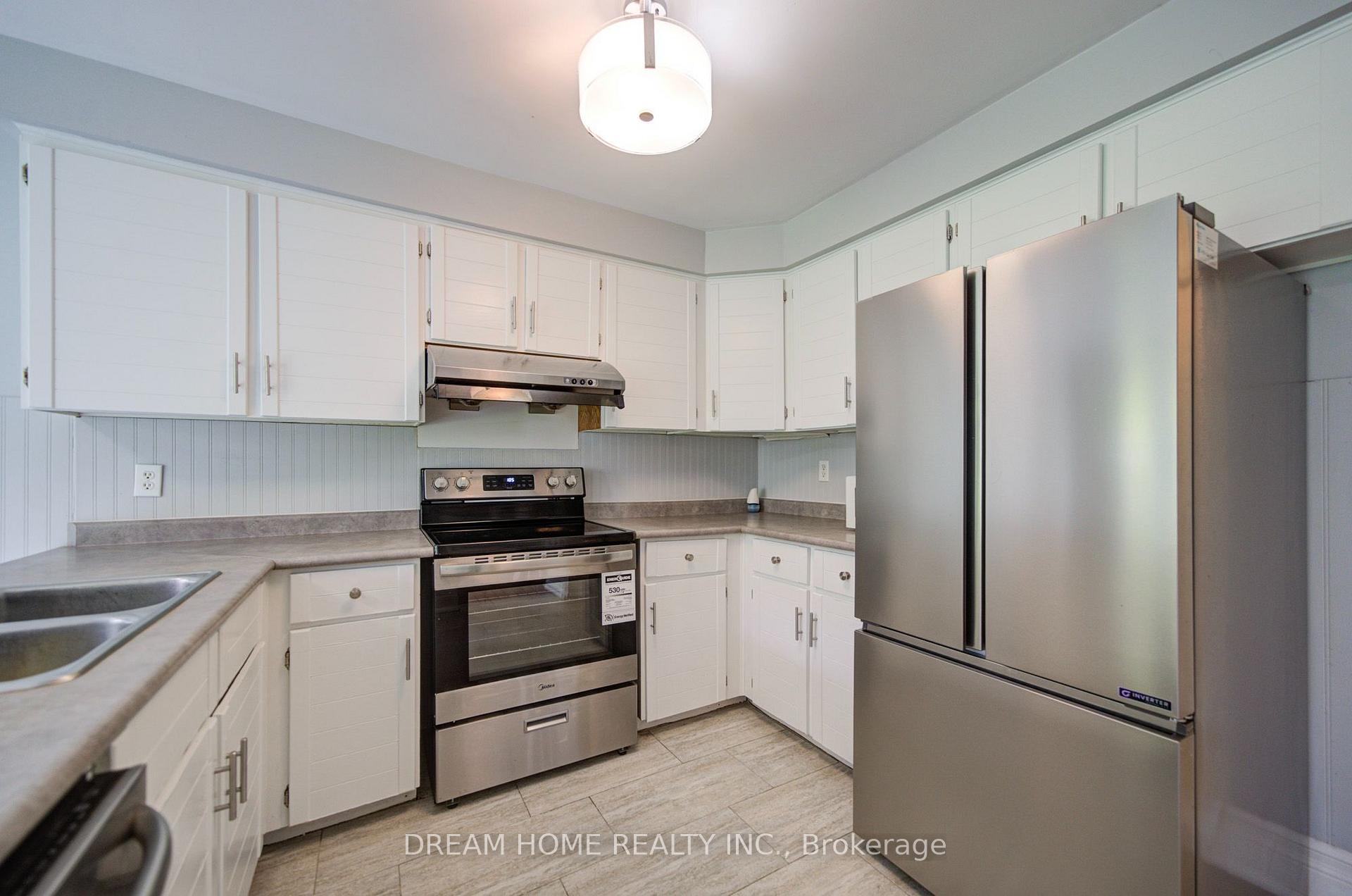 Photo 15 of 30 Garnish Green, Markham, Markham Village — HOMEH