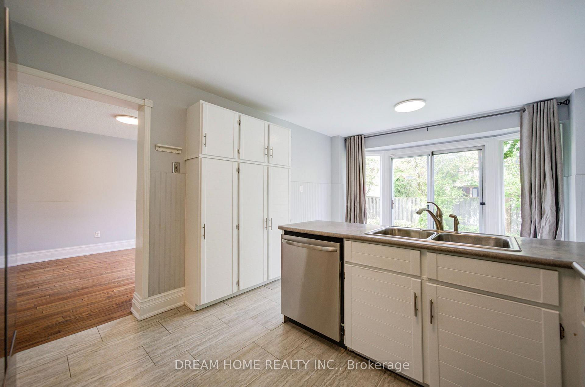 Photo 19 of 30 Garnish Green, Markham, Markham Village — HOMEH