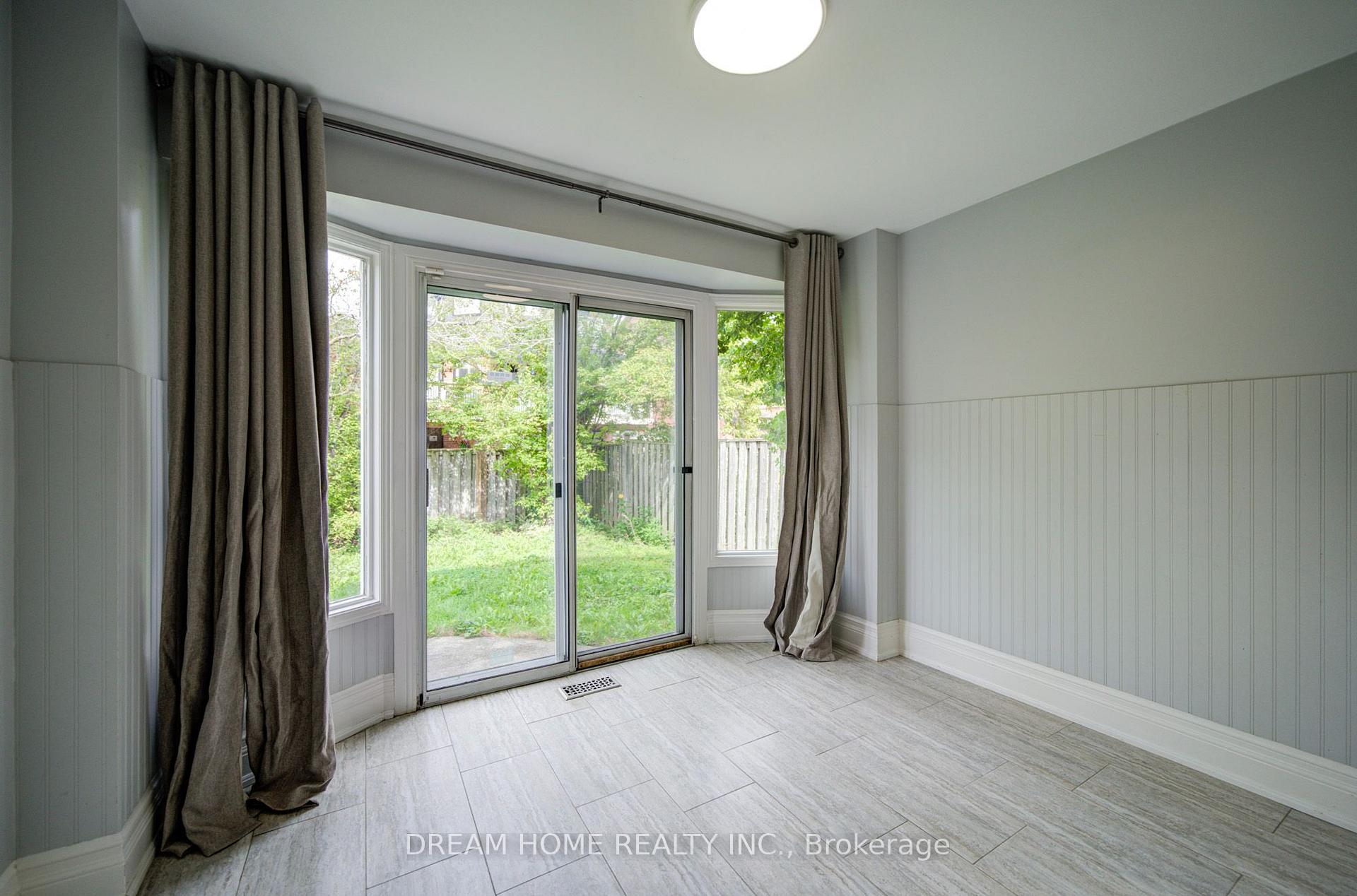 Photo 21 of 30 Garnish Green, Markham, Markham Village — HOMEH