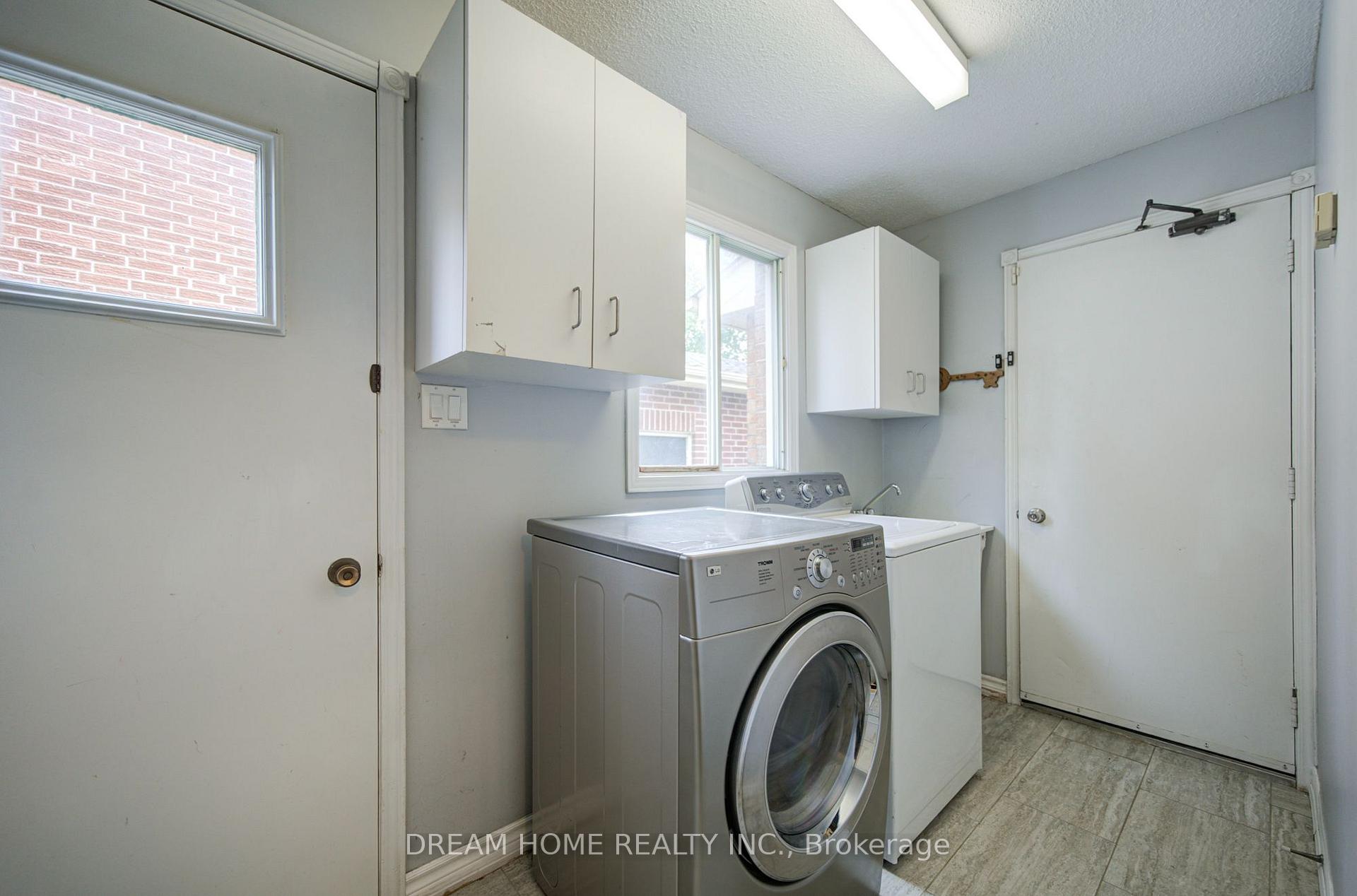 Photo 23 of 30 Garnish Green, Markham, Markham Village — HOMEH