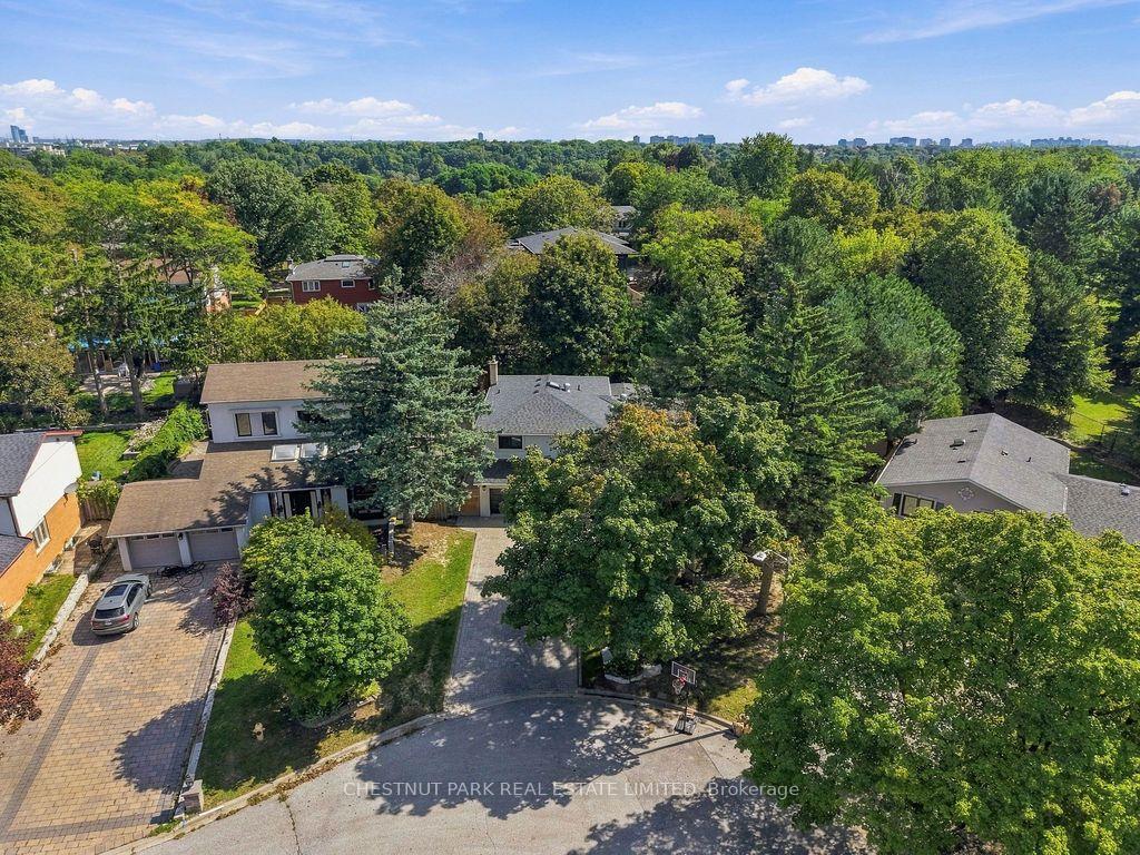 Photo 5 of 23 Kings Inn Trail, Markham, Bayview Fairway-Bayview Country Club Estates — HOMEH