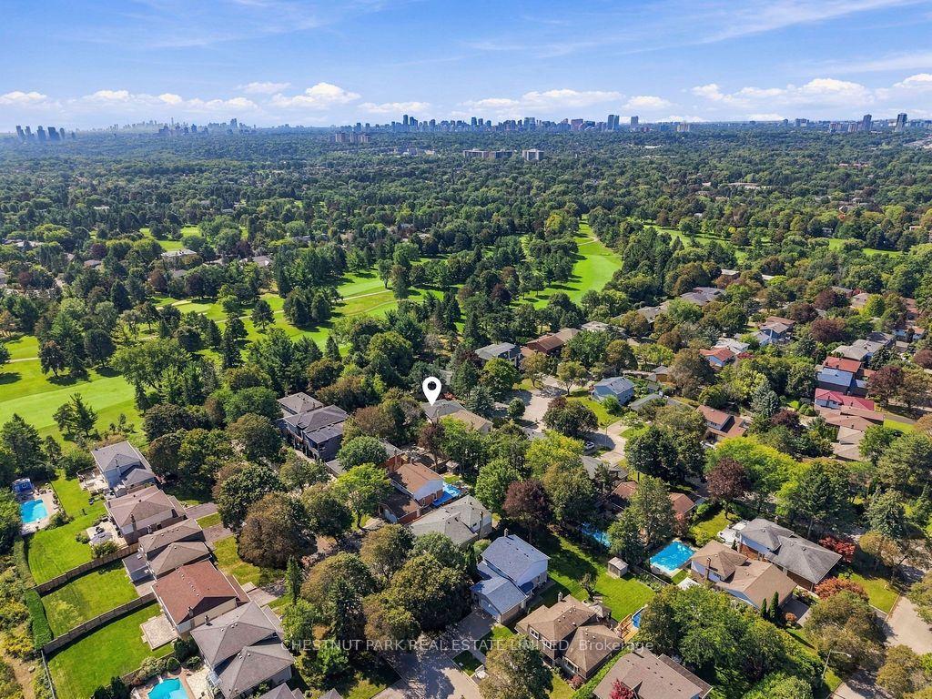 Photo 6 of 23 Kings Inn Trail, Markham, Bayview Fairway-Bayview Country Club Estates — HOMEH