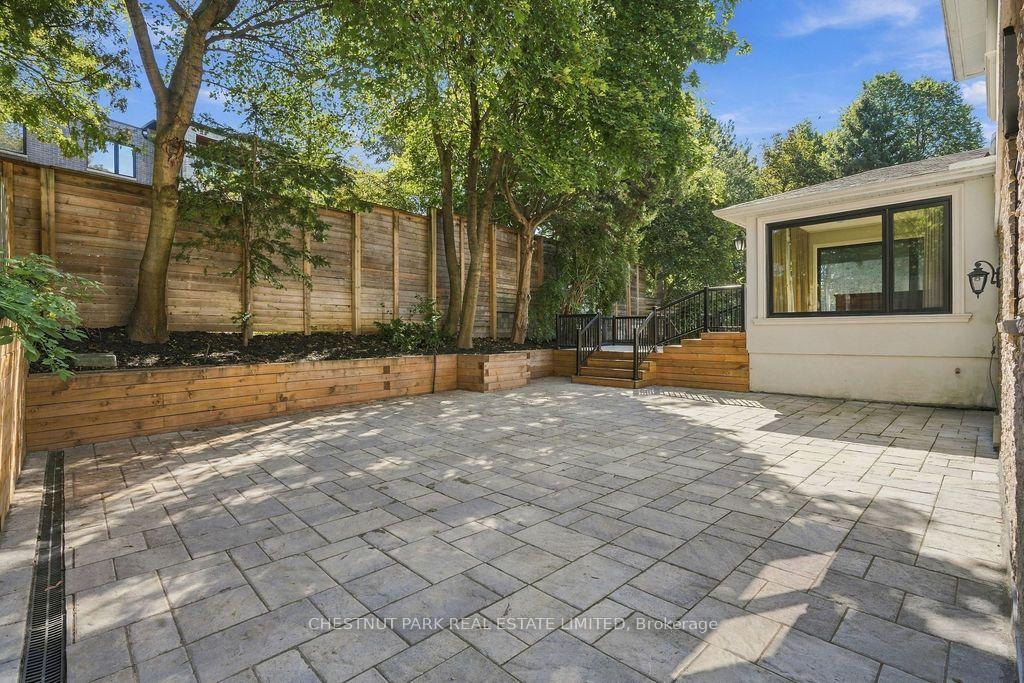 Photo 8 of 23 Kings Inn Trail, Markham, Bayview Fairway-Bayview Country Club Estates — HOMEH