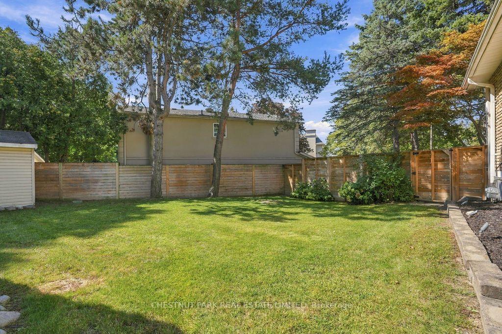 Photo 13 of 23 Kings Inn Trail, Markham, Bayview Fairway-Bayview Country Club Estates — HOMEH