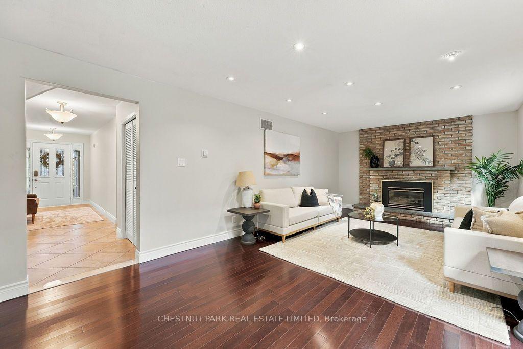 Photo 19 of 23 Kings Inn Trail, Markham, Bayview Fairway-Bayview Country Club Estates — HOMEH