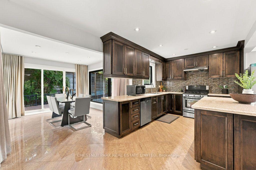 Photo 21 of 23 Kings Inn Trail, Markham, Bayview Fairway-Bayview Country Club Estates — HOMEH