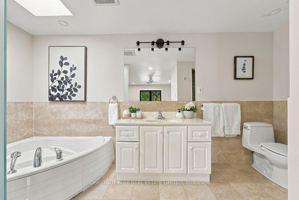 Photo 38 of 23 Kings Inn Trail, Markham, Bayview Fairway-Bayview Country Club Estates — HOMEH