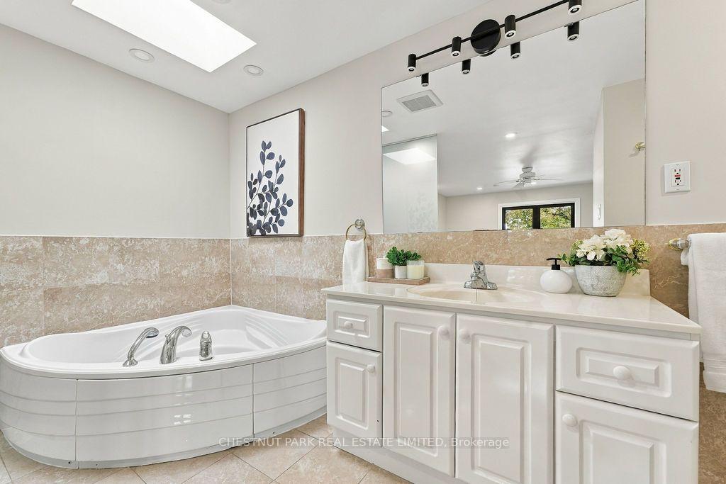 Photo 40 of 23 Kings Inn Trail, Markham, Bayview Fairway-Bayview Country Club Estates — HOMEH