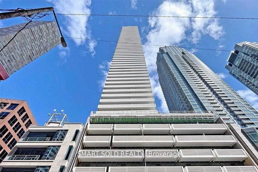 Photo 2 of Unit 3103, 2221 Yonge Street, Toronto, Mount Pleasant West — HOMEH