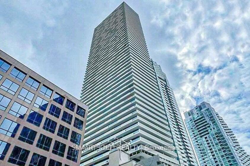 Photo 3 of Unit 3103, 2221 Yonge Street, Toronto, Mount Pleasant West — HOMEH