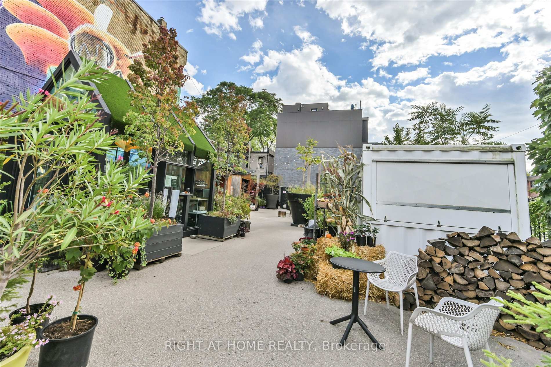 Photo 31 of Unit 404, 761 Queen Street E, Toronto, South Riverdale — HOMEH