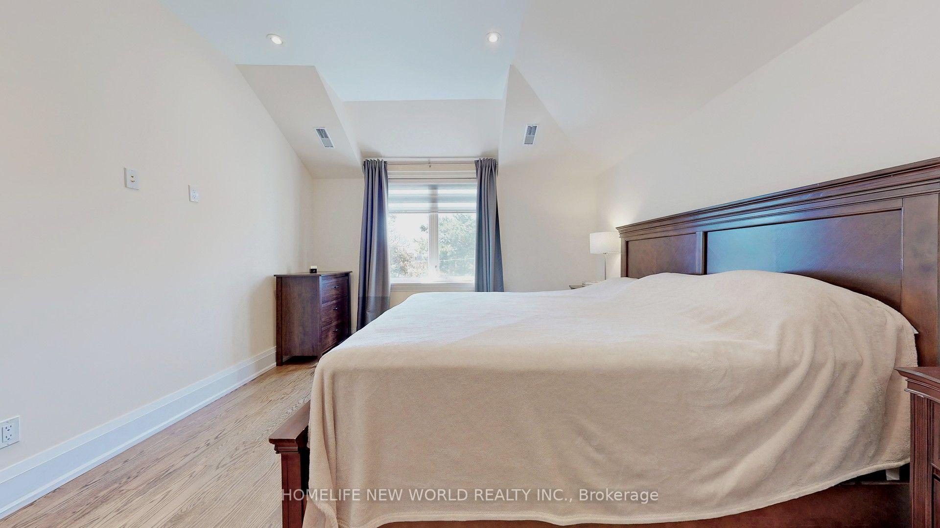 Photo 33 of 302 Johnston Avenue, North York, Lansing-Westgate — HOMEH