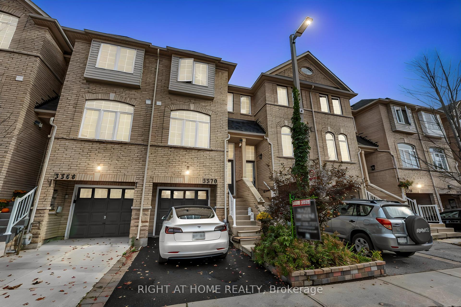 Photo of 3370 Redpath Circle