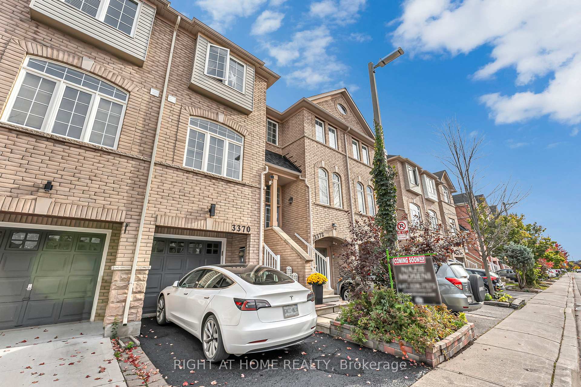 Photo 2 of 3370 Redpath Circle, Mississauga, Lisgar — HOMEH