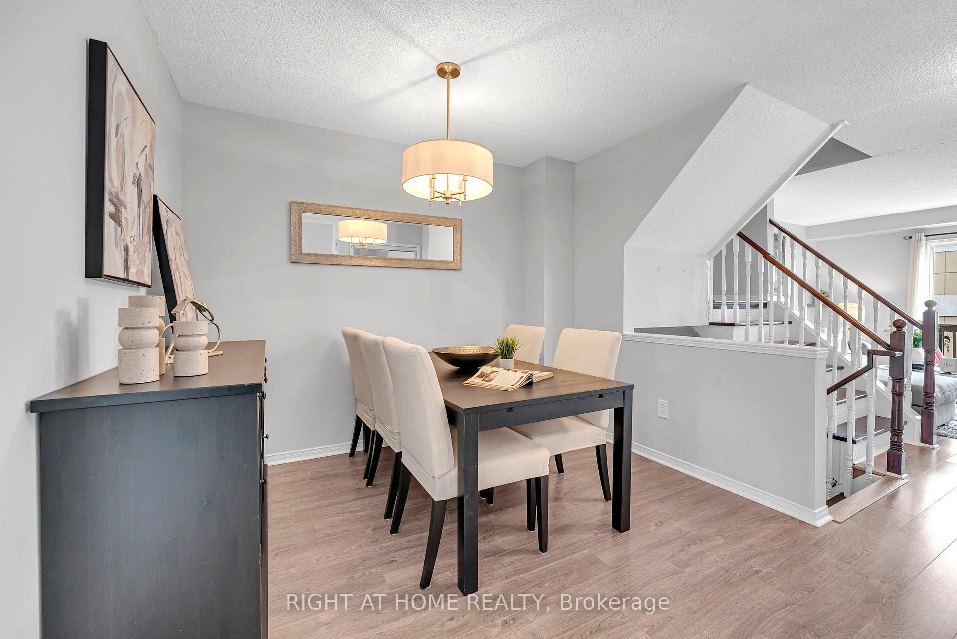 Photo 6 of 3370 Redpath Circle, Mississauga, Lisgar — HOMEH