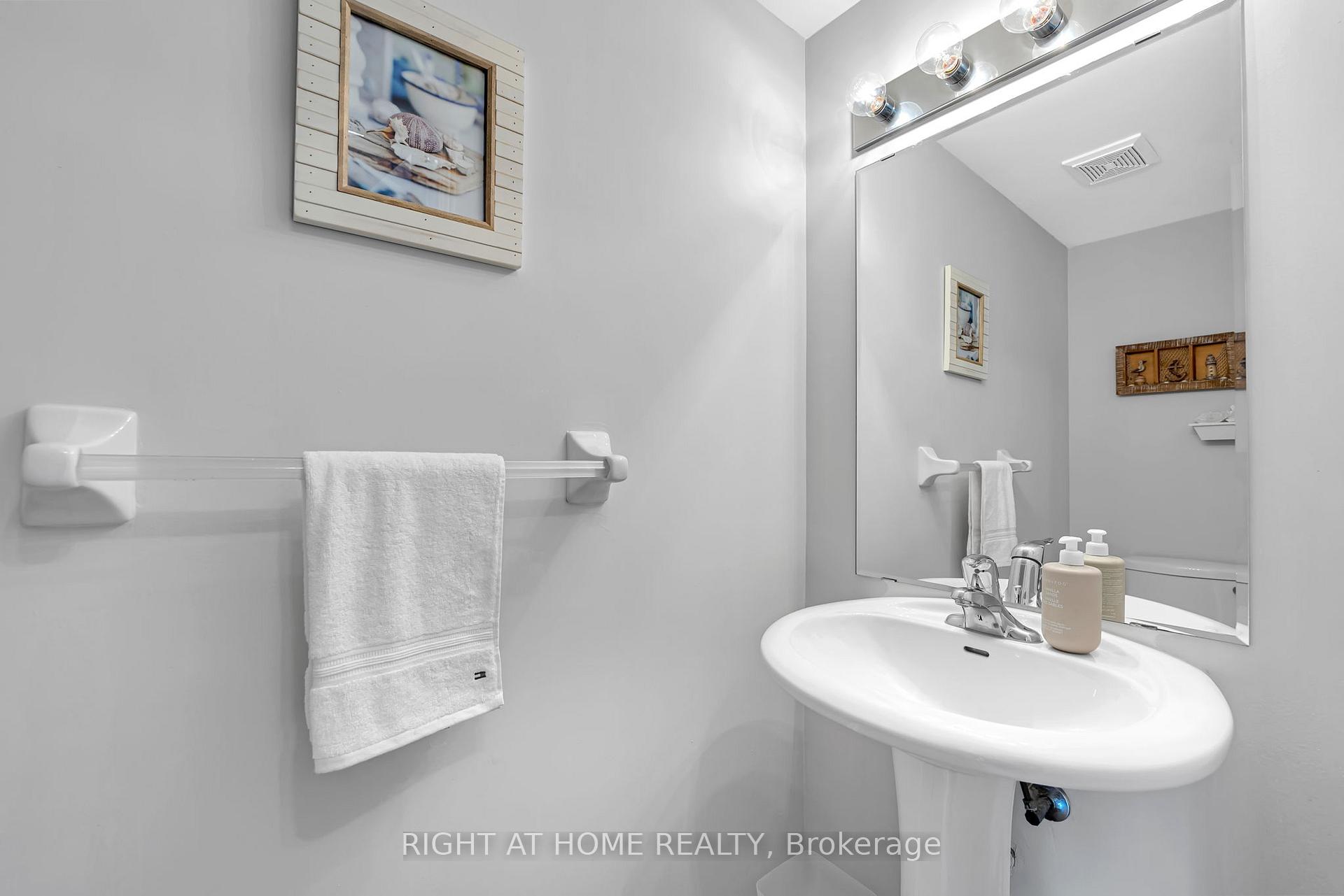 Photo 16 of 3370 Redpath Circle, Mississauga, Lisgar — HOMEH