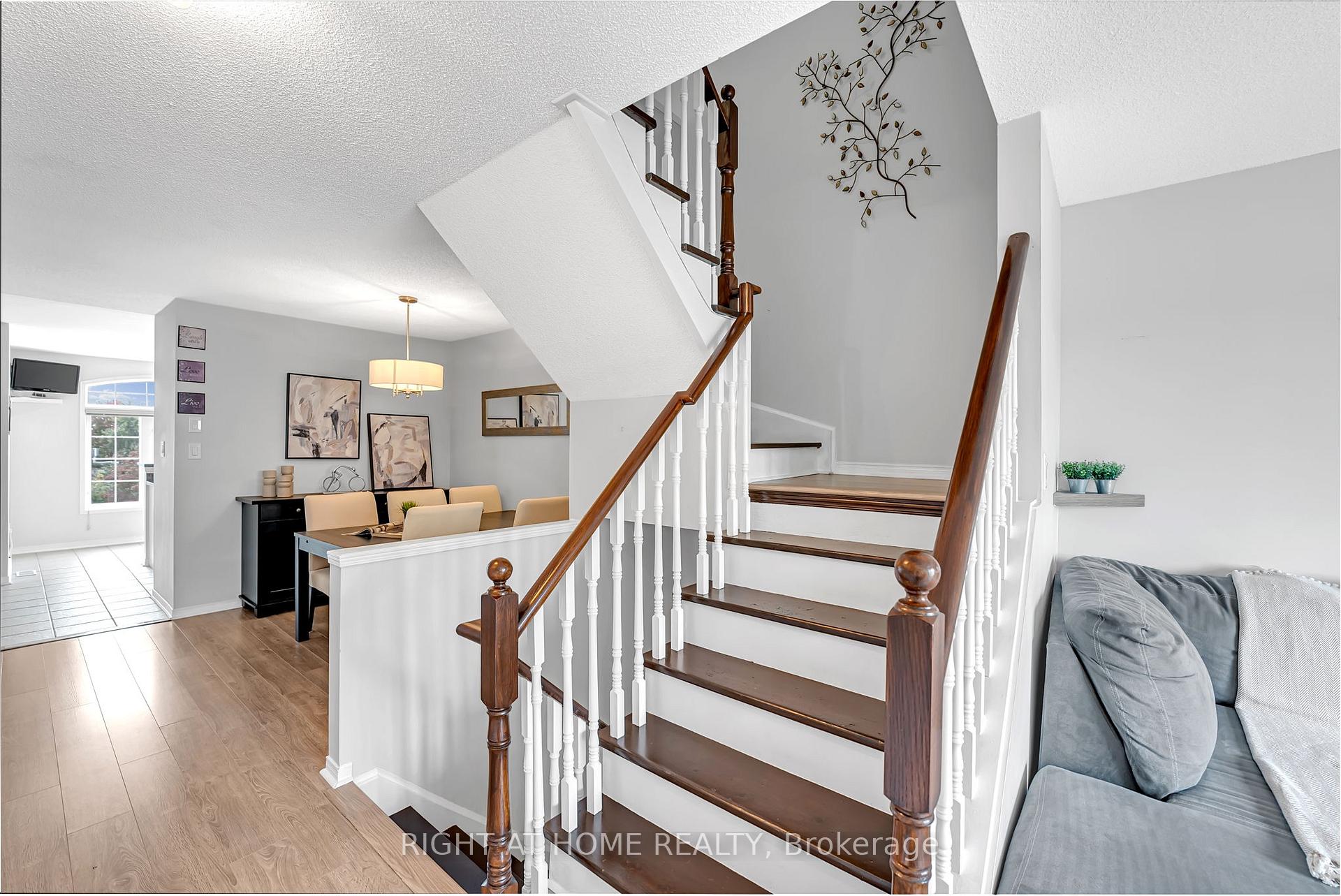 Photo 18 of 3370 Redpath Circle, Mississauga, Lisgar — HOMEH