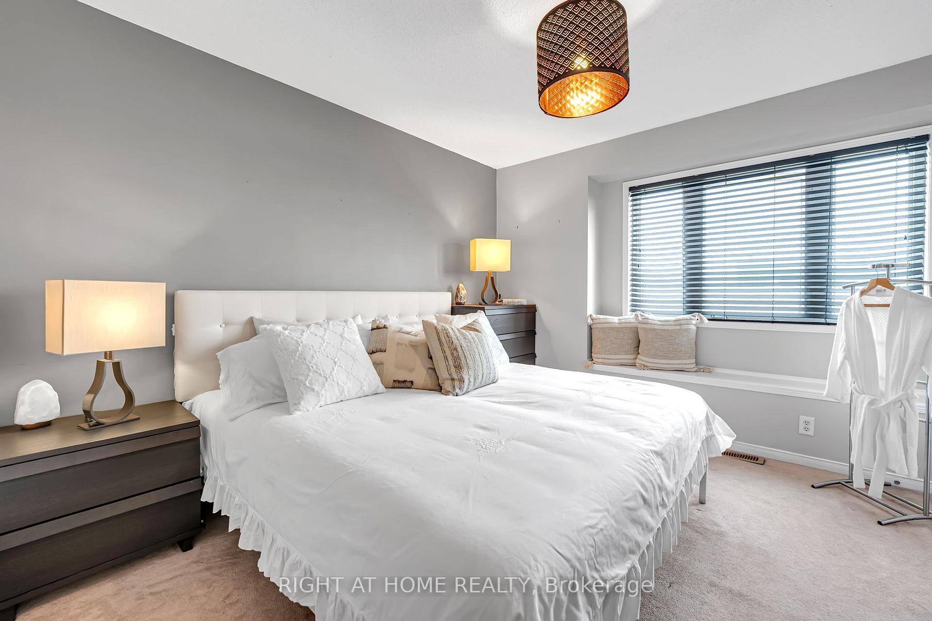 Photo 25 of 3370 Redpath Circle, Mississauga, Lisgar — HOMEH