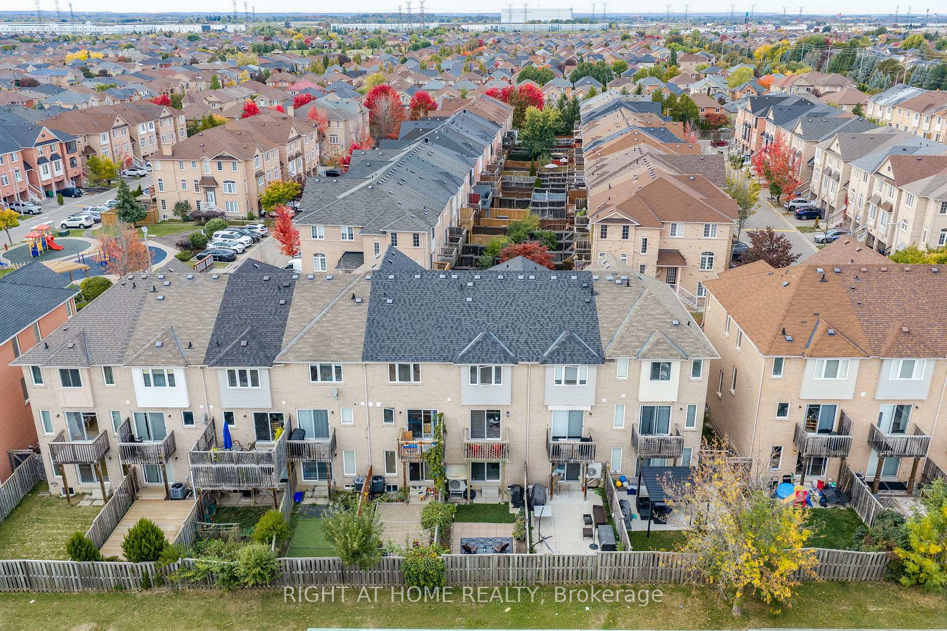 Photo 39 of 3370 Redpath Circle, Mississauga, Lisgar — HOMEH