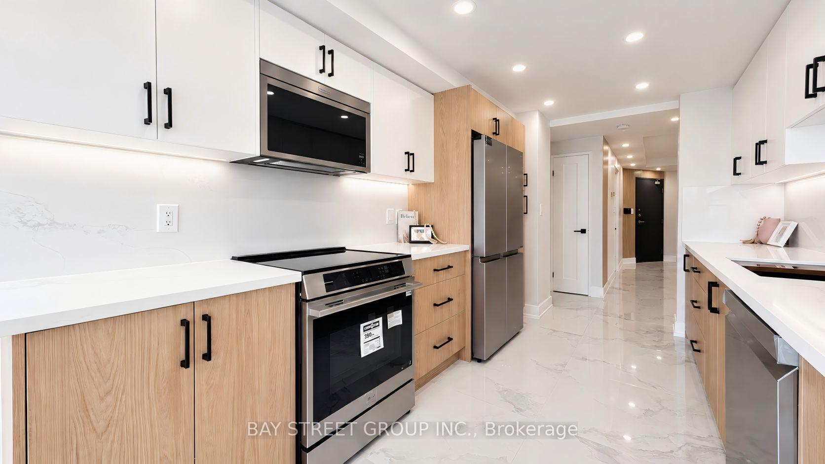 Photo 8 of Unit 2201, 85 Skymark Drive, North York, Hillcrest Village — HOMEH
