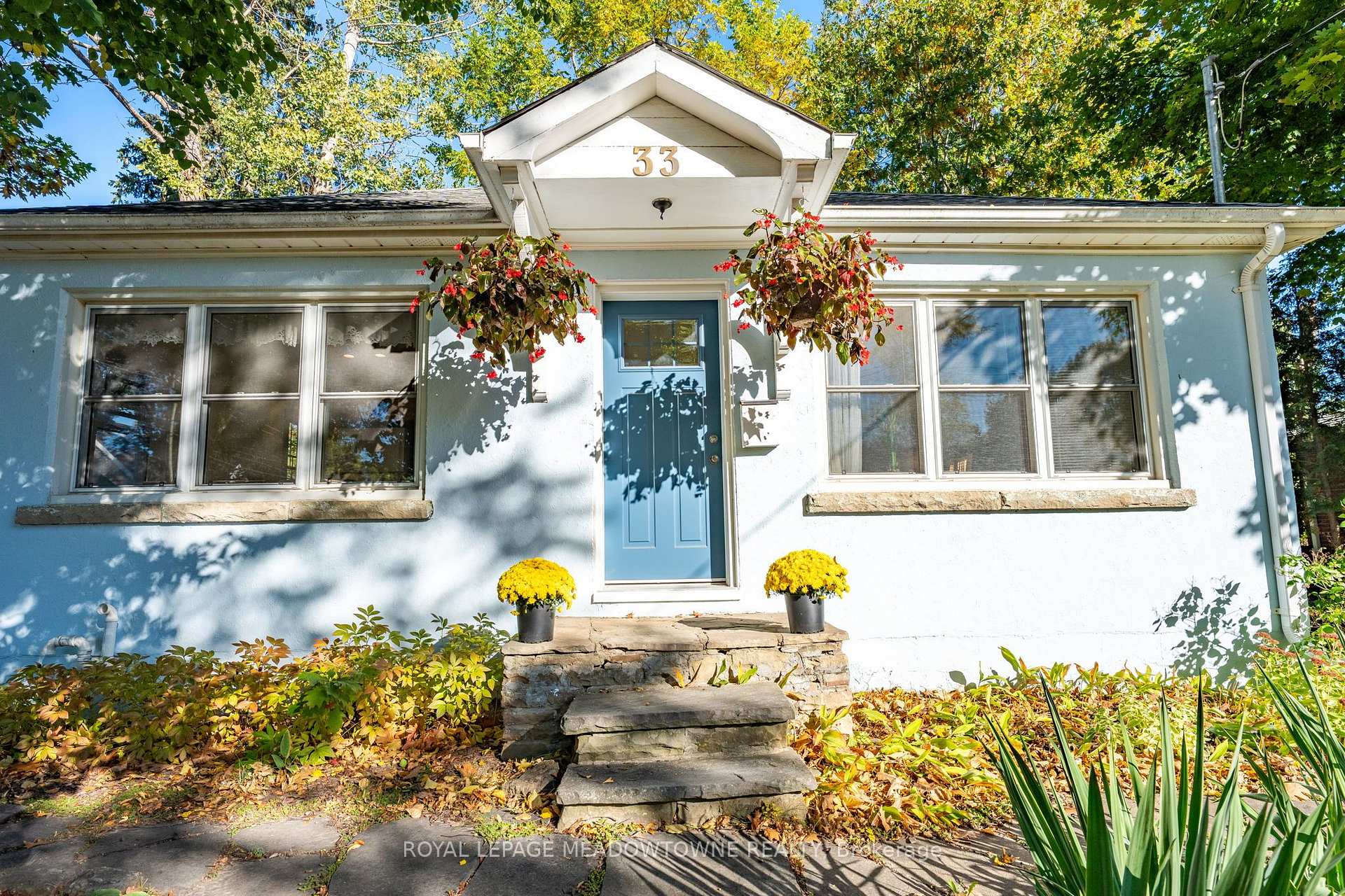 Photo 4 of 33 Durham Street, Halton Hills, Georgetown — HOMEH