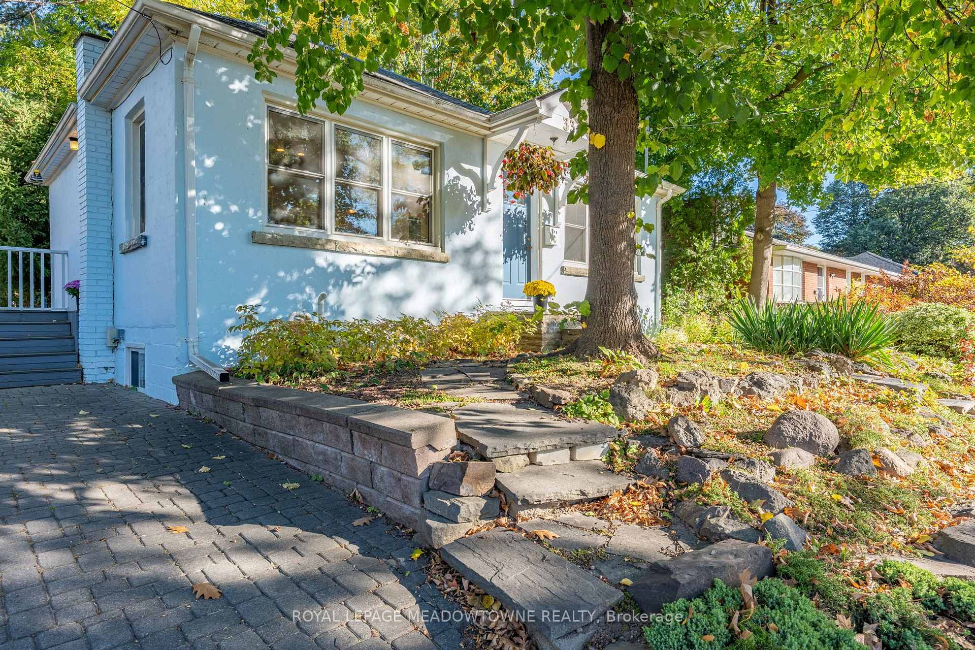 Photo 5 of 33 Durham Street, Halton Hills, Georgetown — HOMEH
