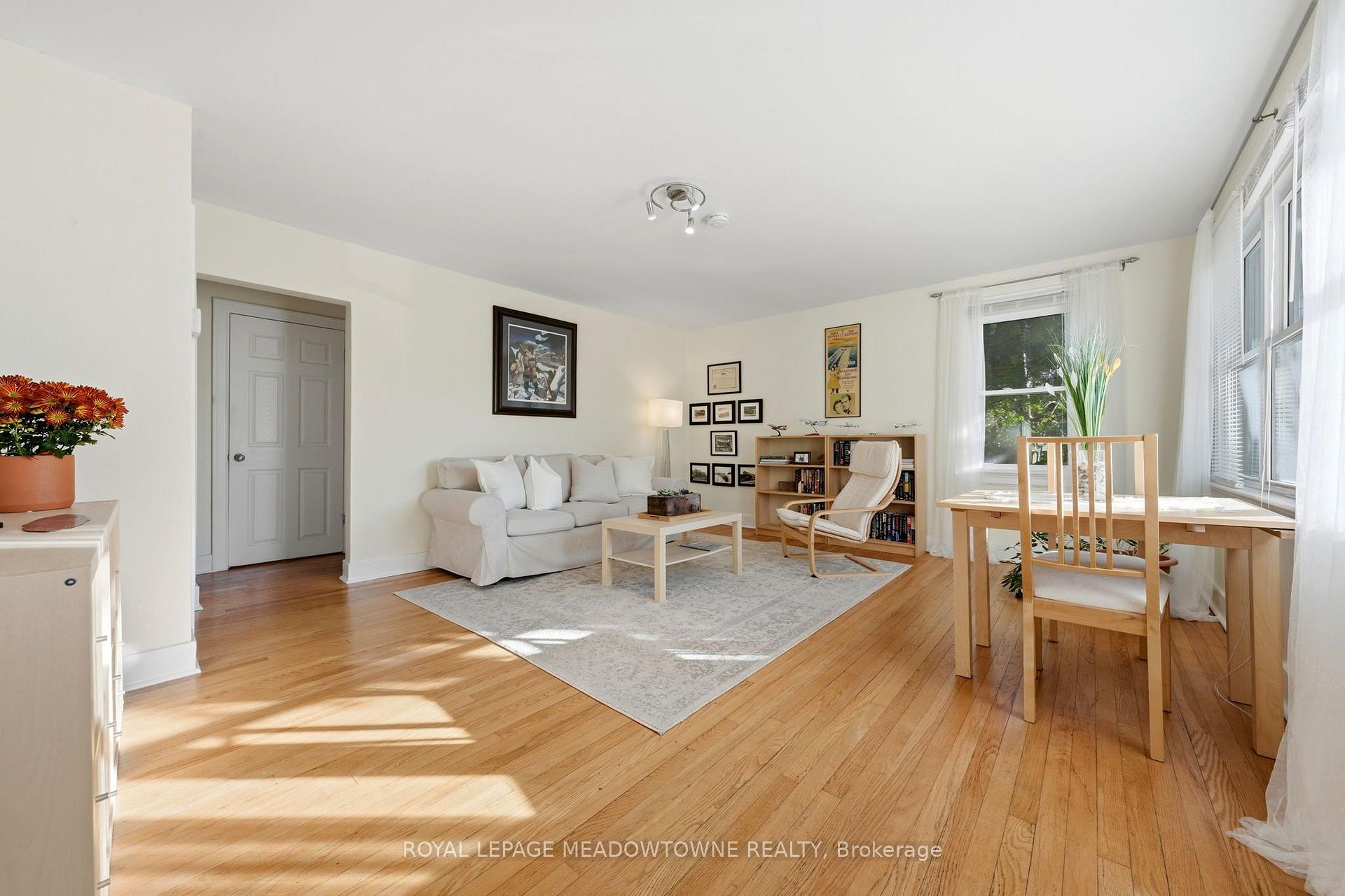 Photo 8 of 33 Durham Street, Halton Hills, Georgetown — HOMEH