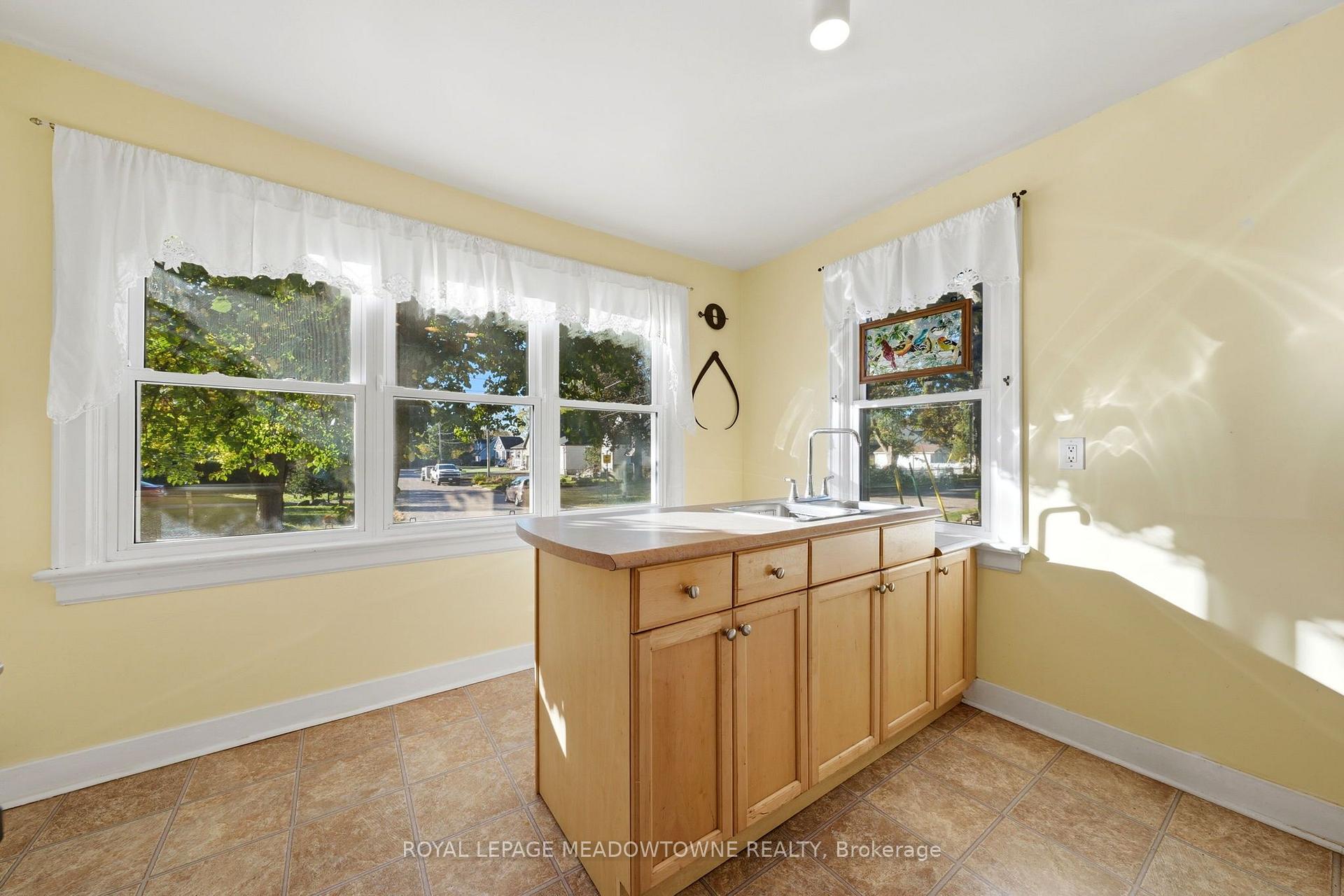 Photo 15 of 33 Durham Street, Halton Hills, Georgetown — HOMEH