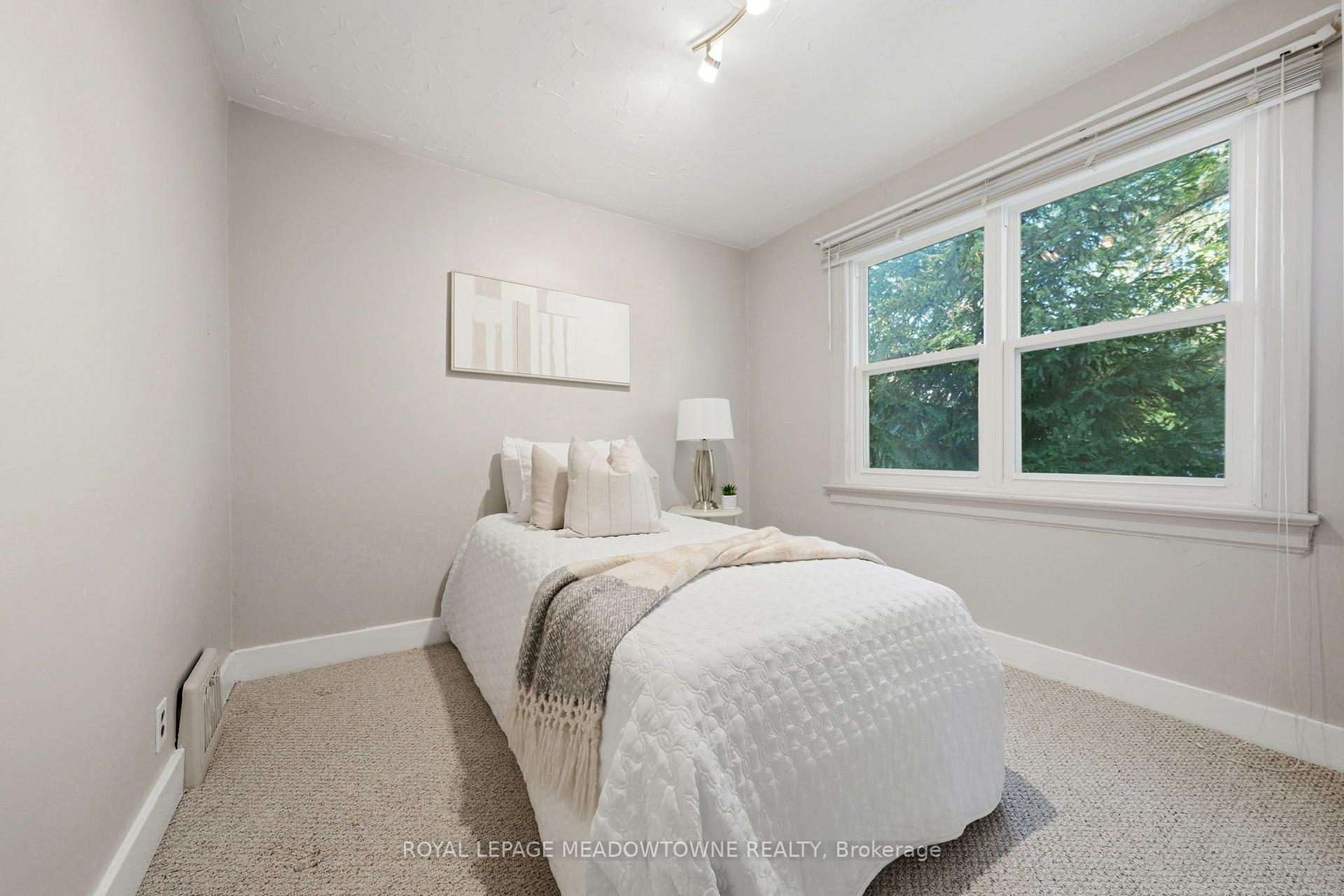 Photo 21 of 33 Durham Street, Halton Hills, Georgetown — HOMEH