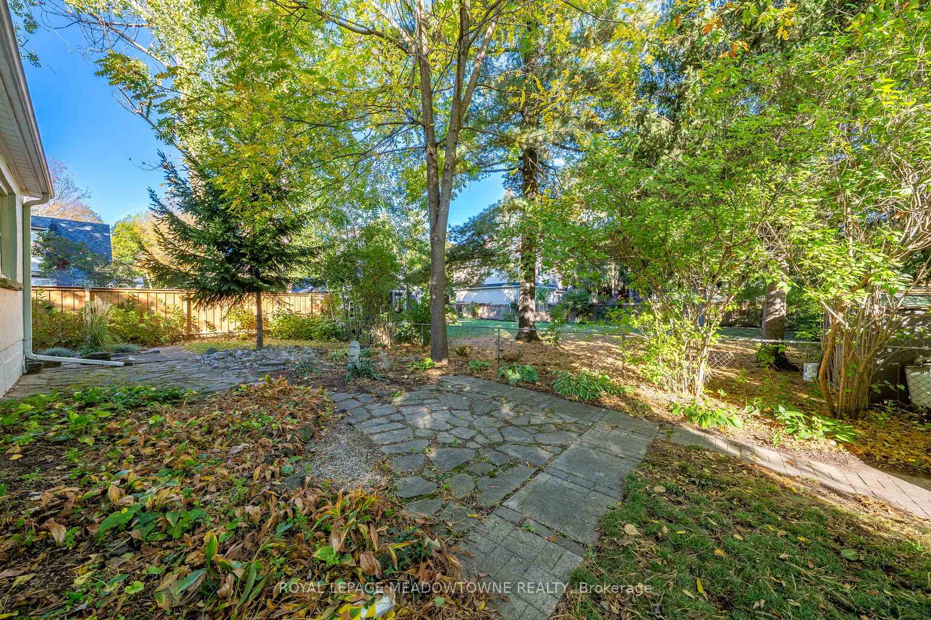 Photo 34 of 33 Durham Street, Halton Hills, Georgetown — HOMEH