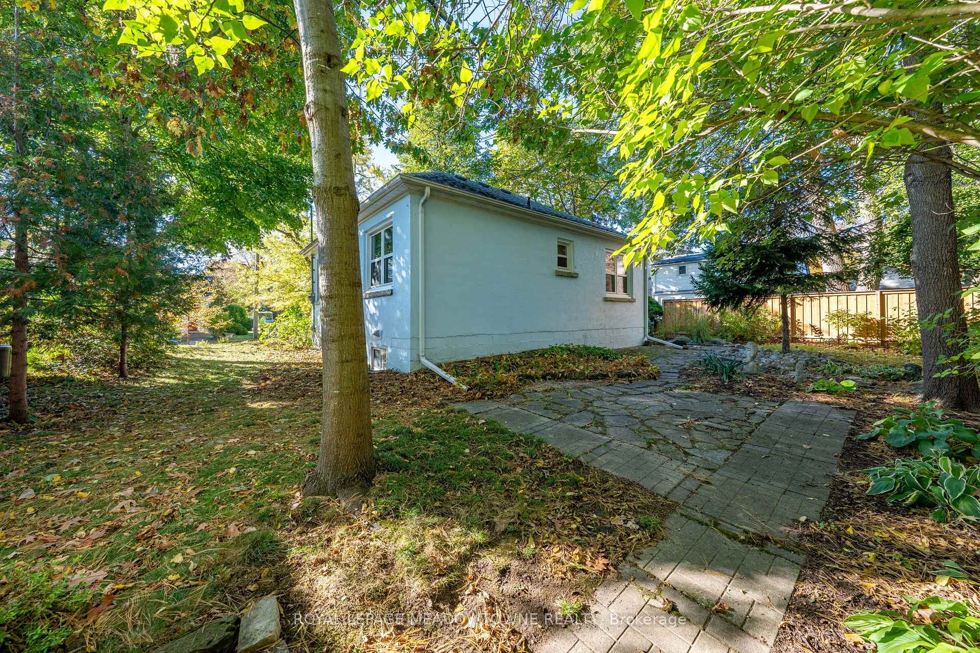 Photo 35 of 33 Durham Street, Halton Hills, Georgetown — HOMEH
