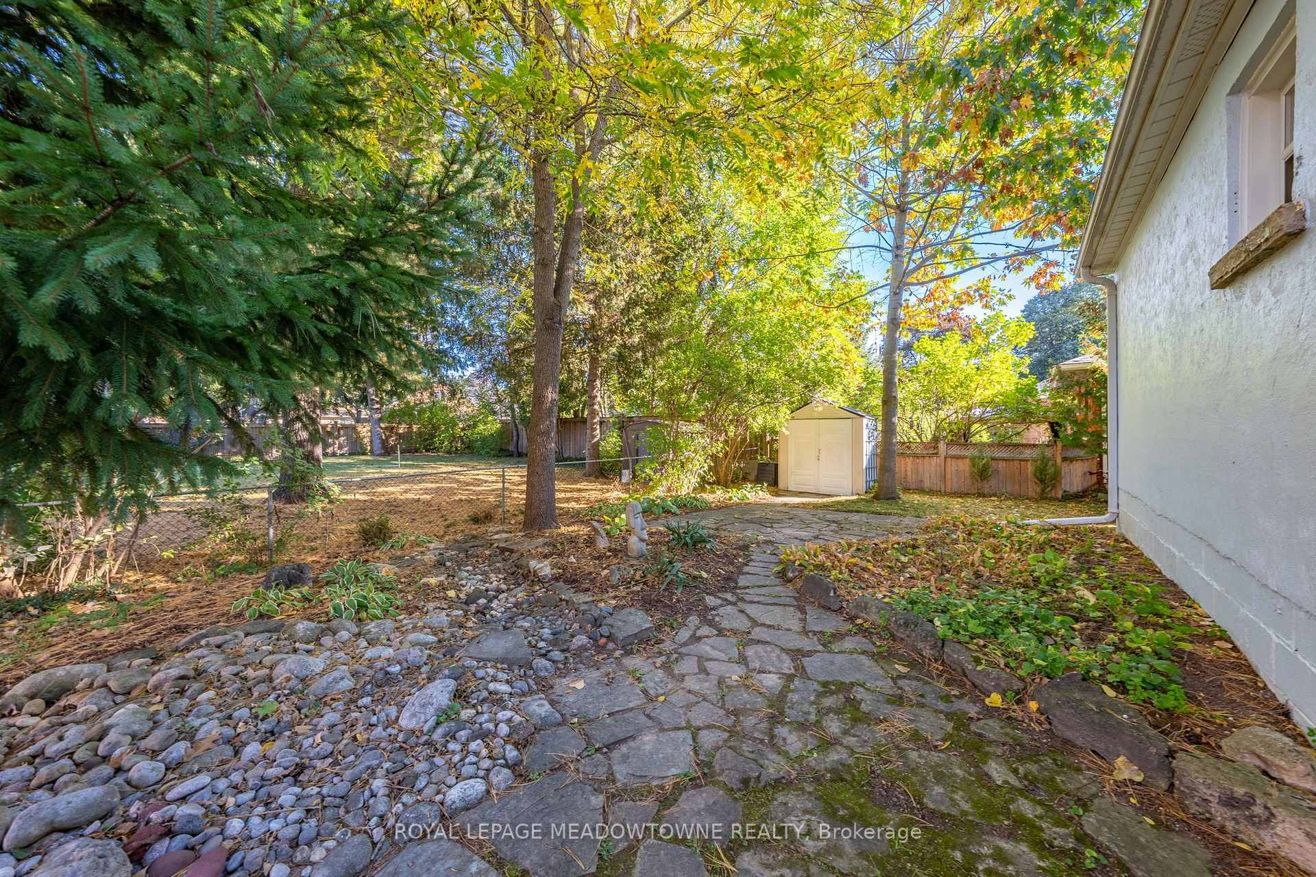 Photo 36 of 33 Durham Street, Halton Hills, Georgetown — HOMEH