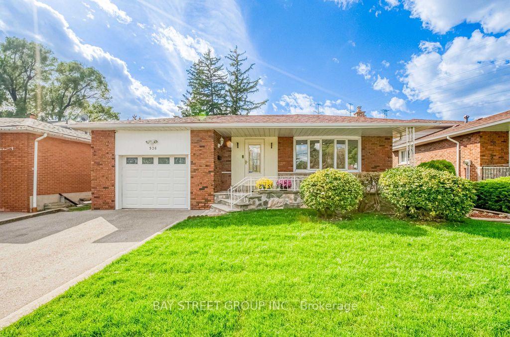 Photo of 936 Scarborough Golf Clu Road