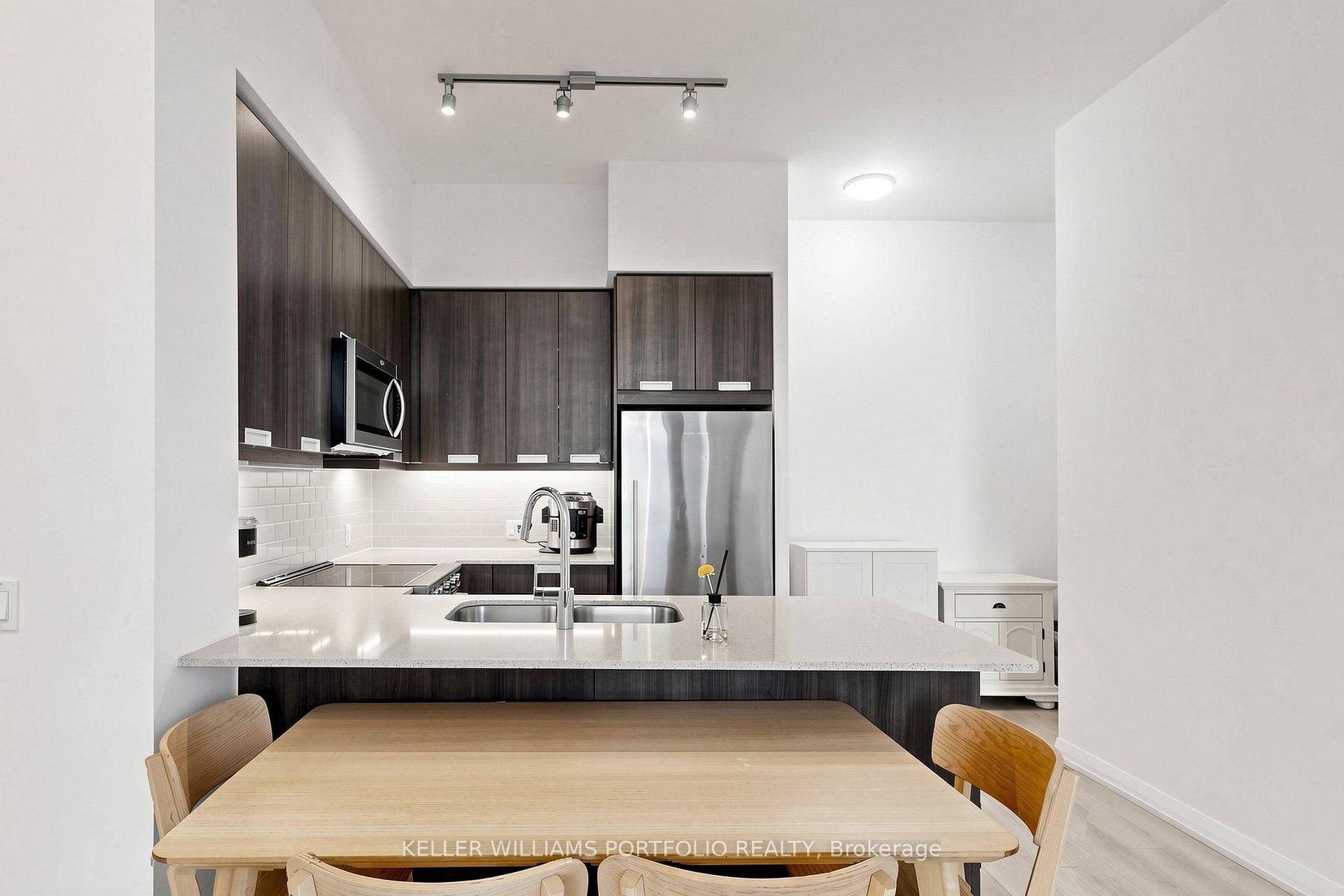 Photo 2 of Unit 112, 35 Watergarden Drive, Mississauga, Hurontario — HOMEH