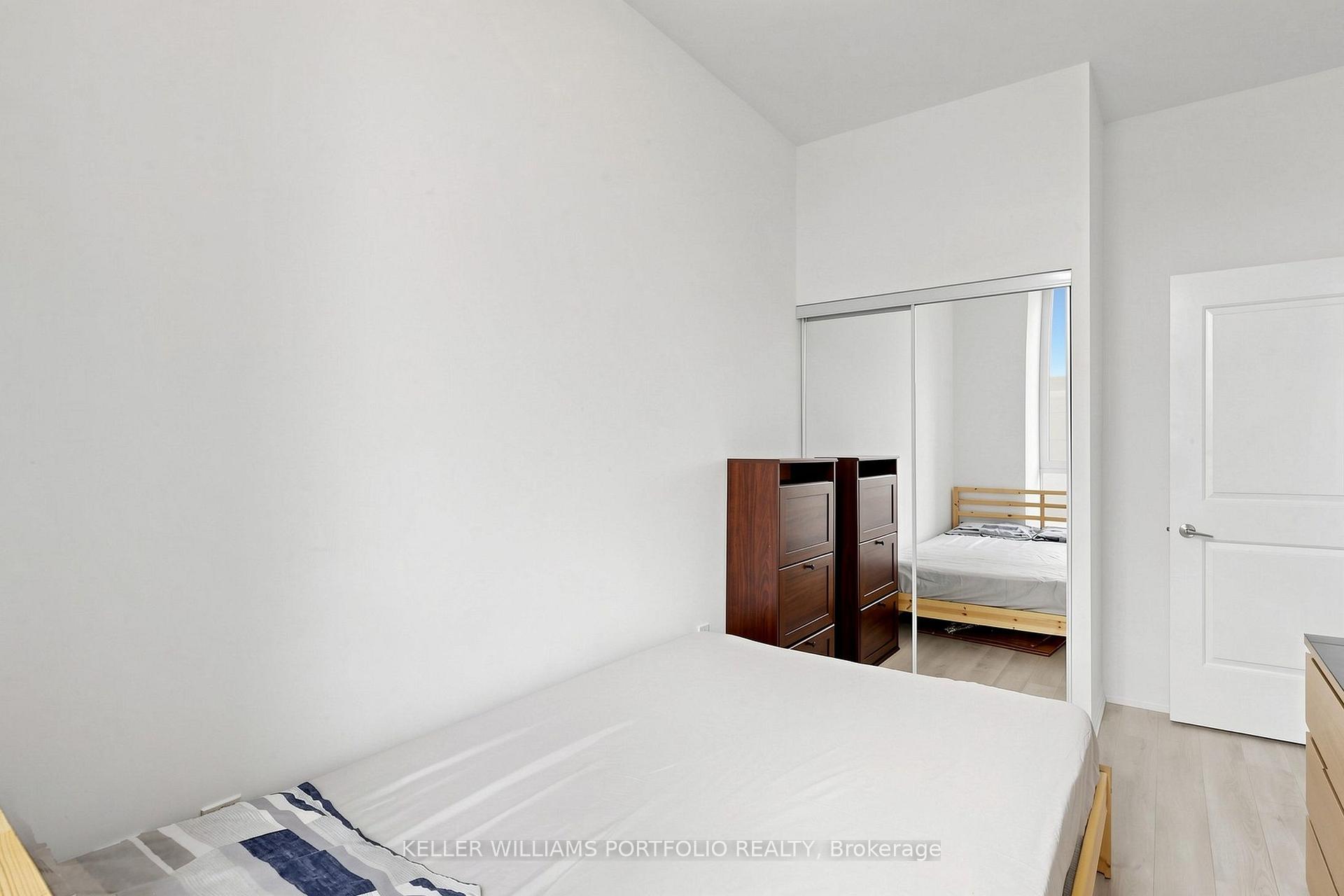 Photo 8 of Unit 112, 35 Watergarden Drive, Mississauga, Hurontario — HOMEH