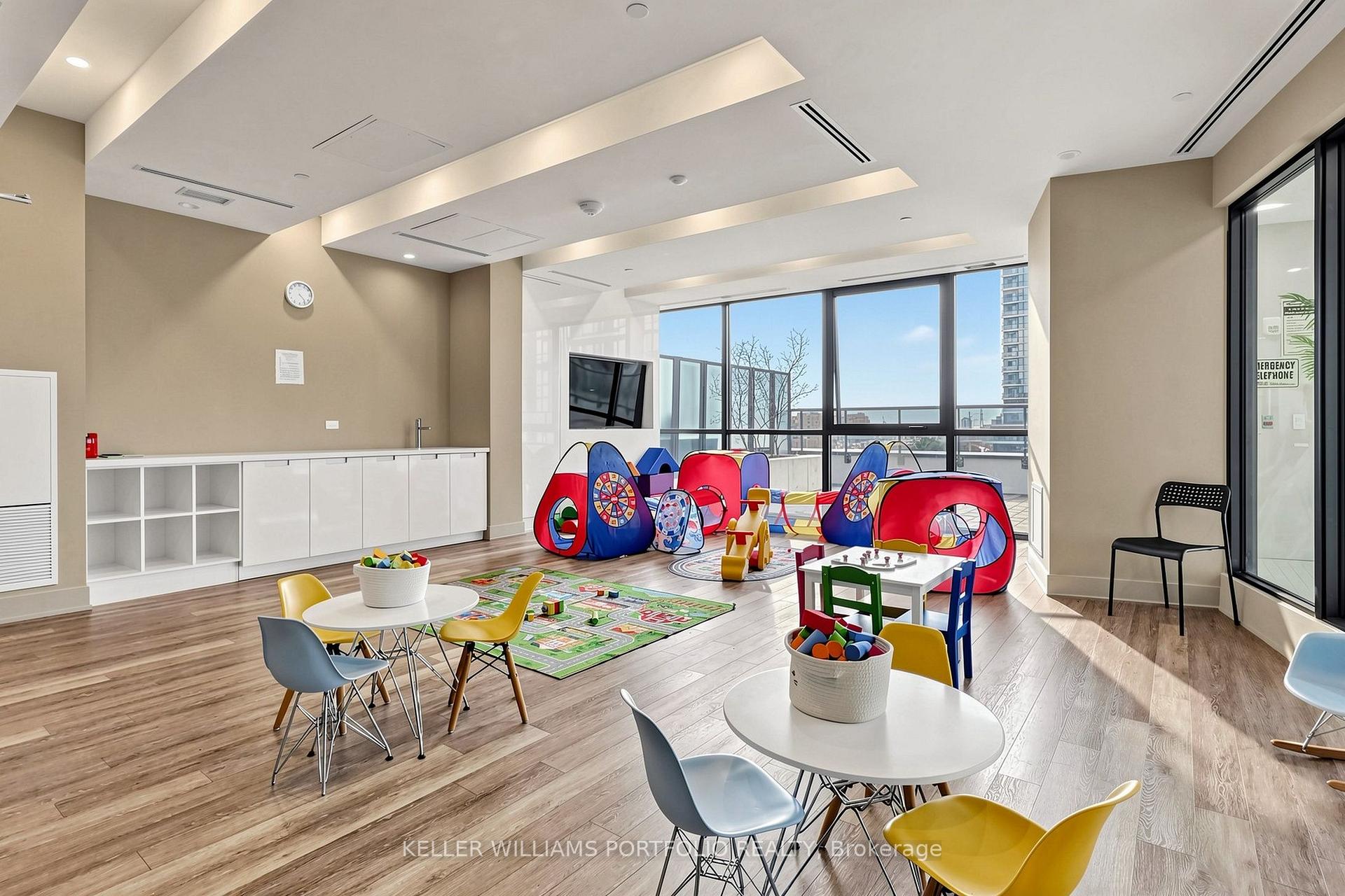 Photo 18 of Unit 112, 35 Watergarden Drive, Mississauga, Hurontario — HOMEH