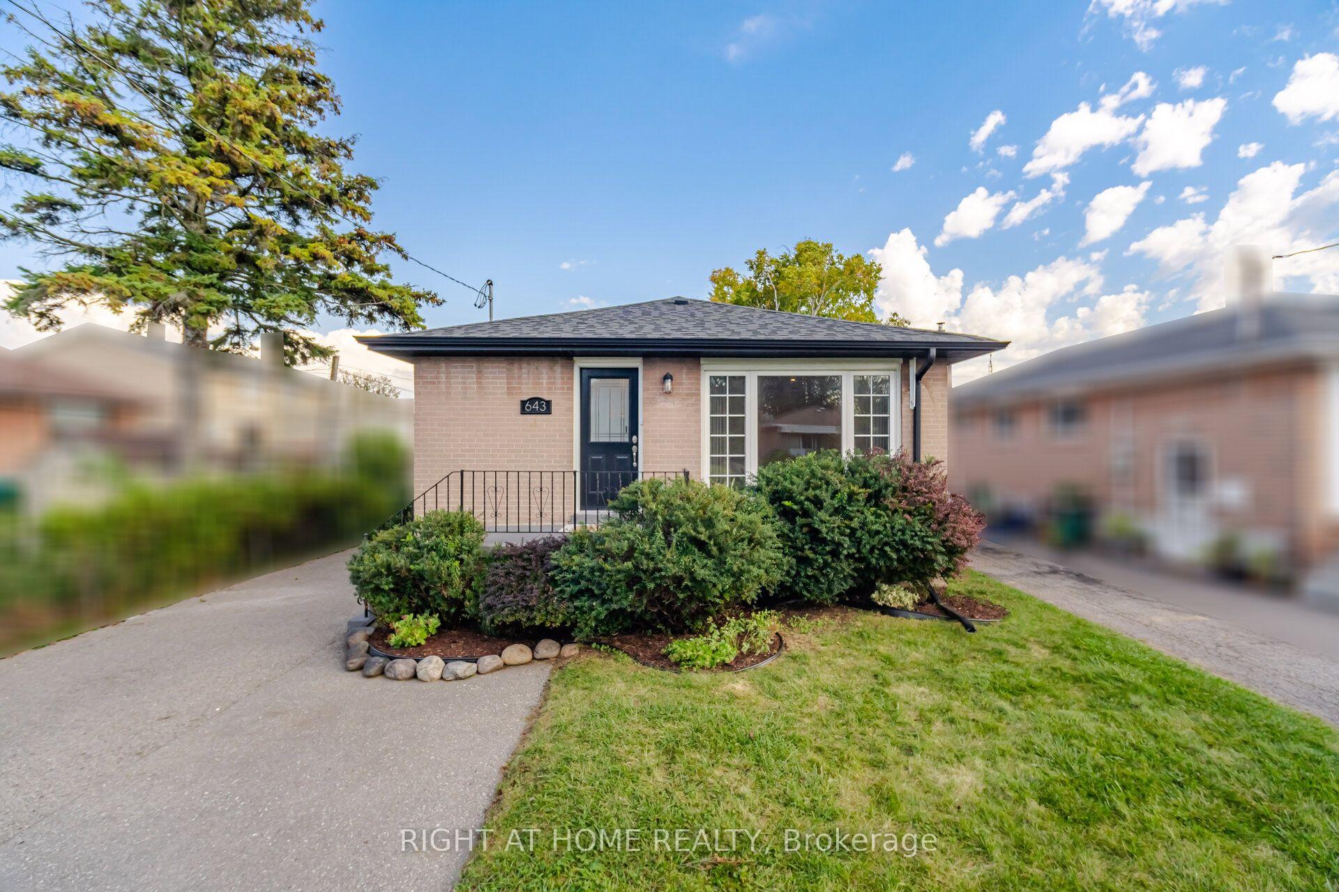 Photo 2 of 643 Perry Crescent, Oshawa, Vanier — HOMEH