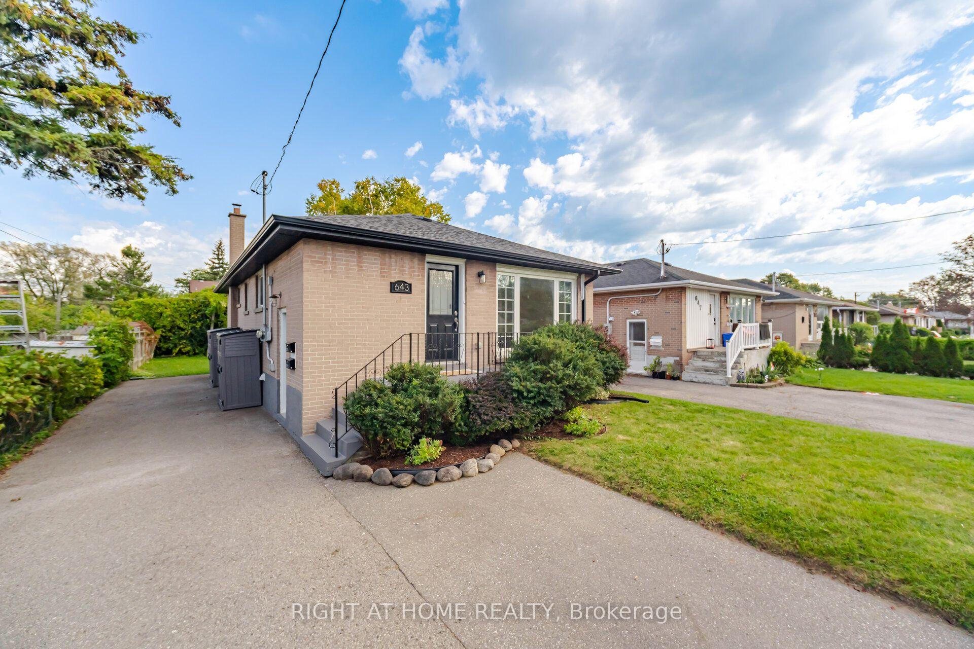 Photo 4 of 643 Perry Crescent, Oshawa, Vanier — HOMEH