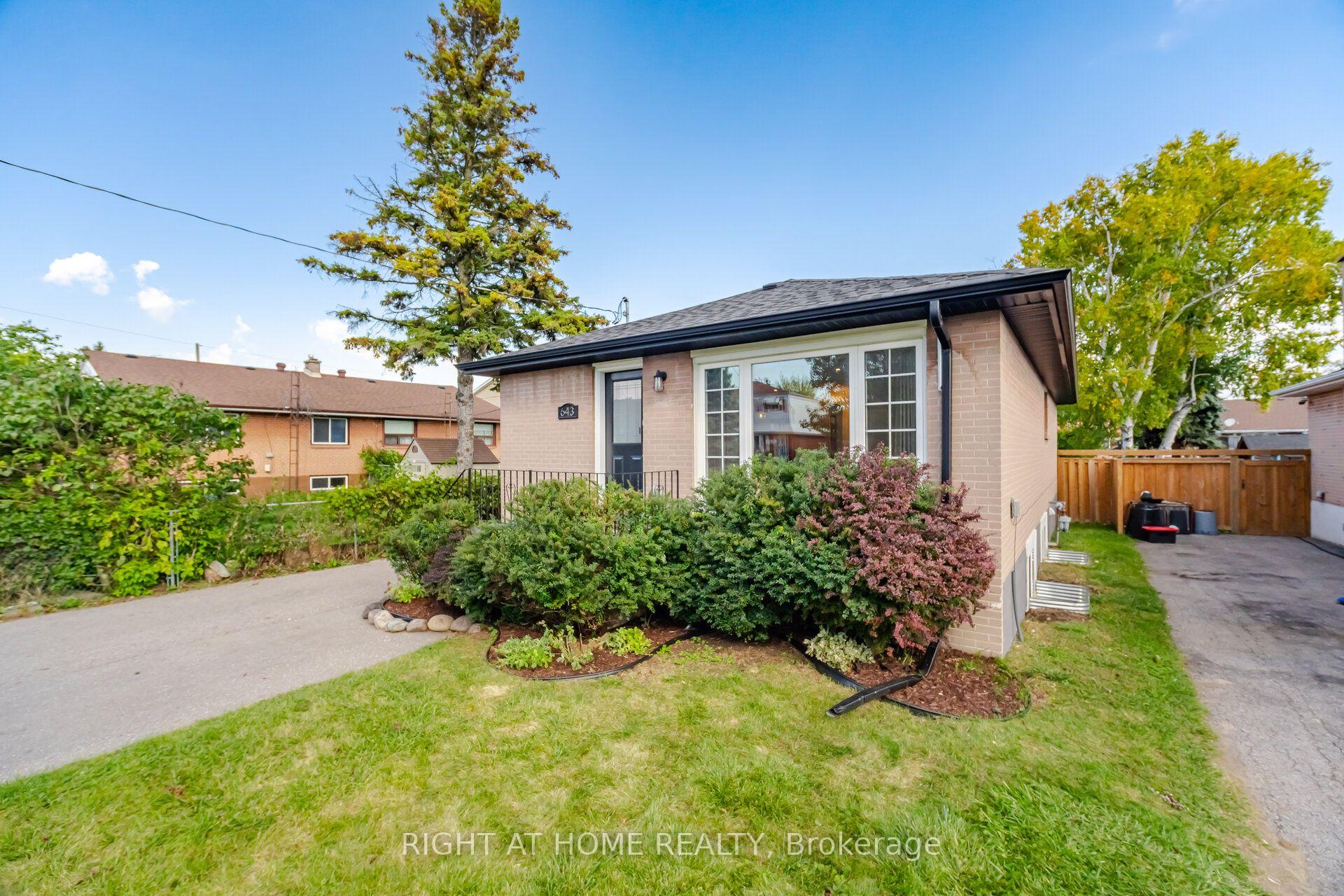 Photo 5 of 643 Perry Crescent, Oshawa, Vanier — HOMEH