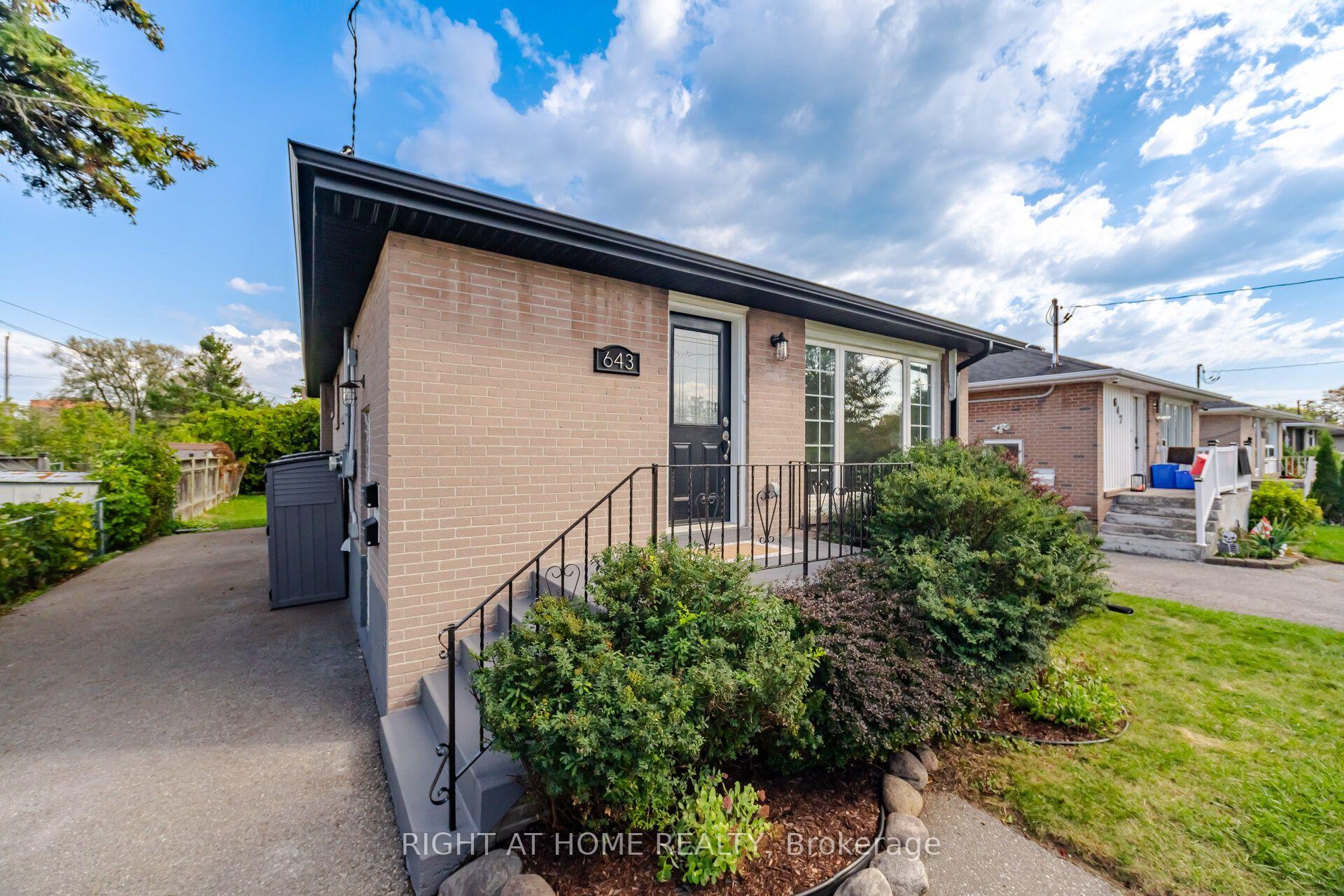 Photo 6 of 643 Perry Crescent, Oshawa, Vanier — HOMEH