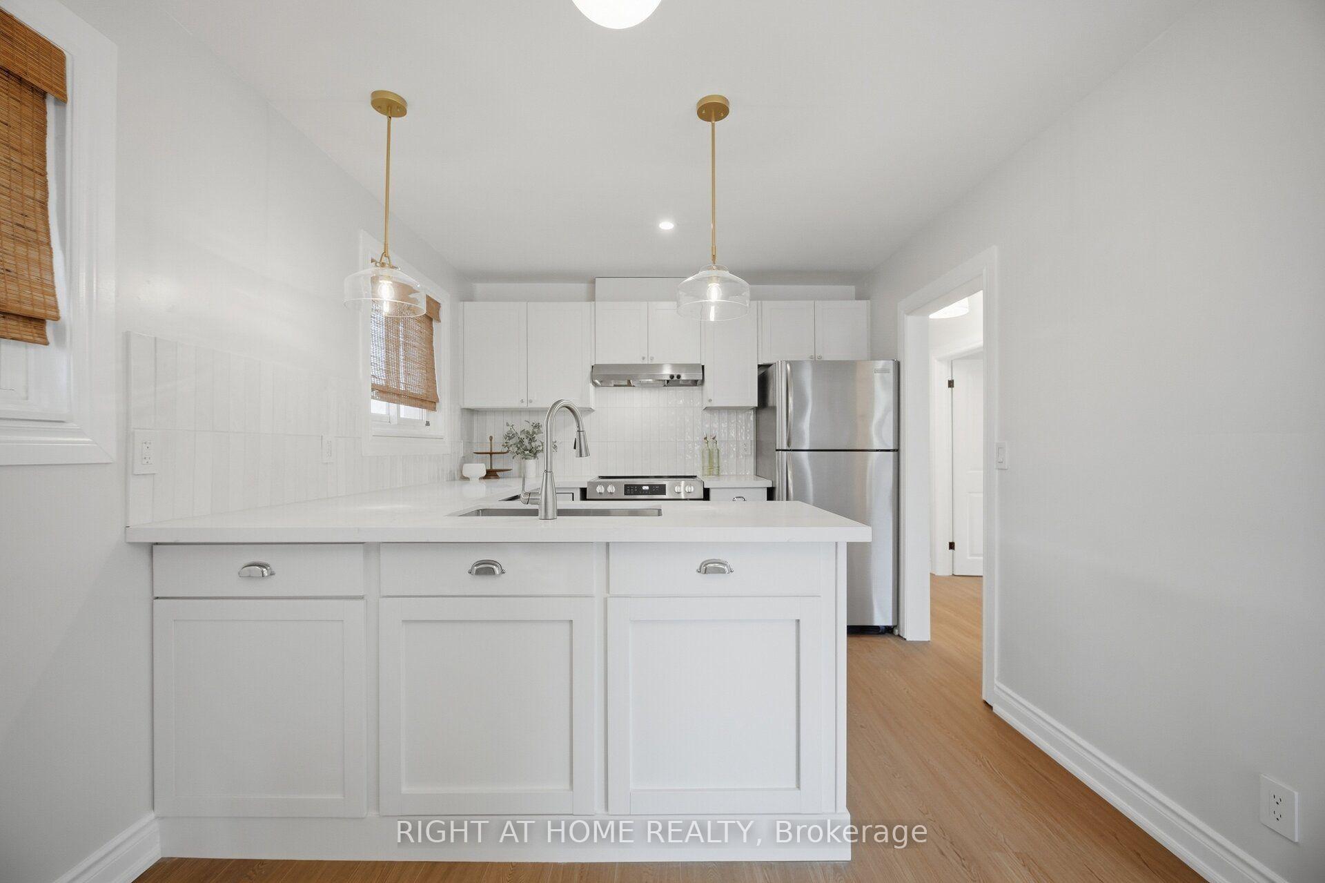Photo 15 of 643 Perry Crescent, Oshawa, Vanier — HOMEH