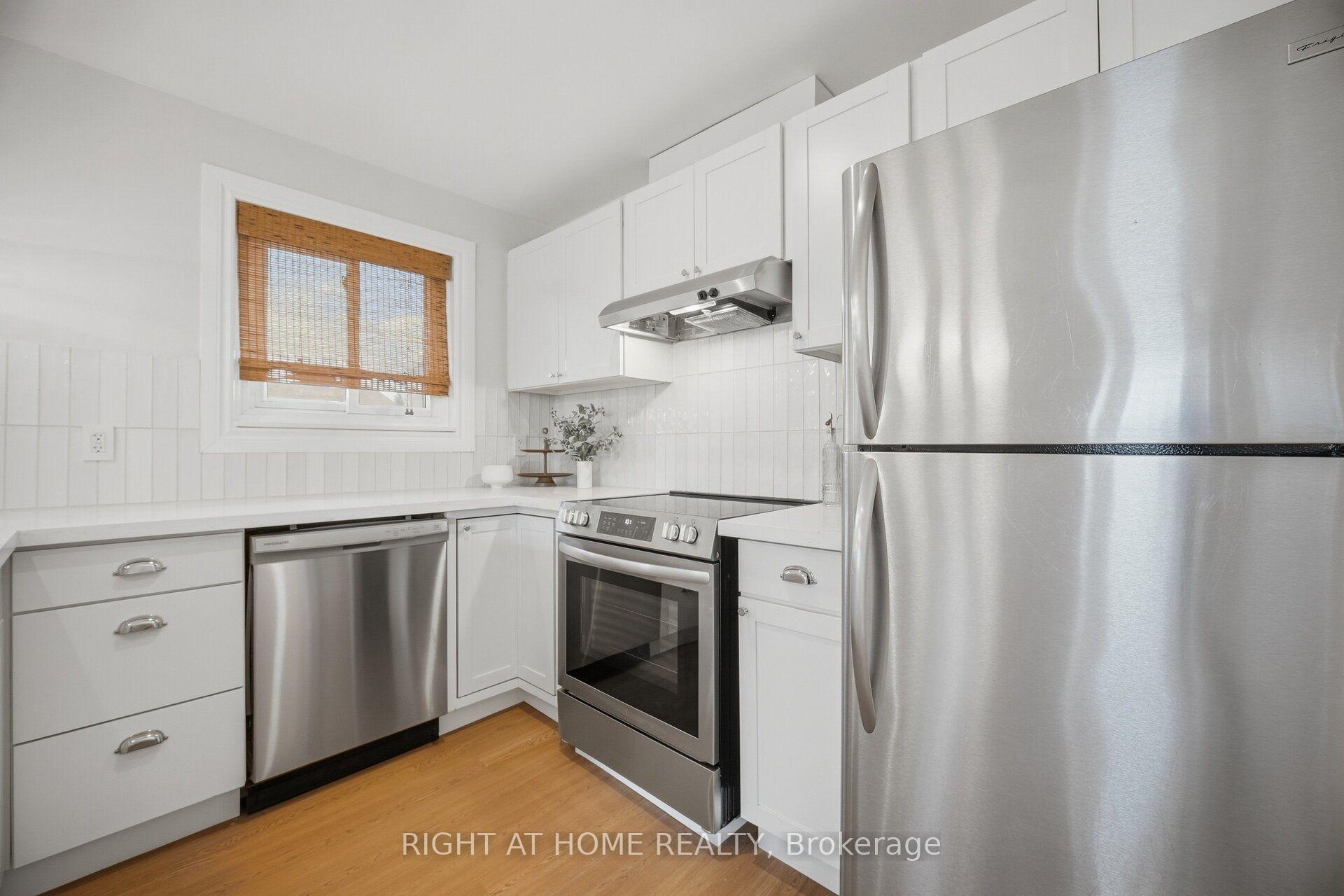 Photo 22 of 643 Perry Crescent, Oshawa, Vanier — HOMEH