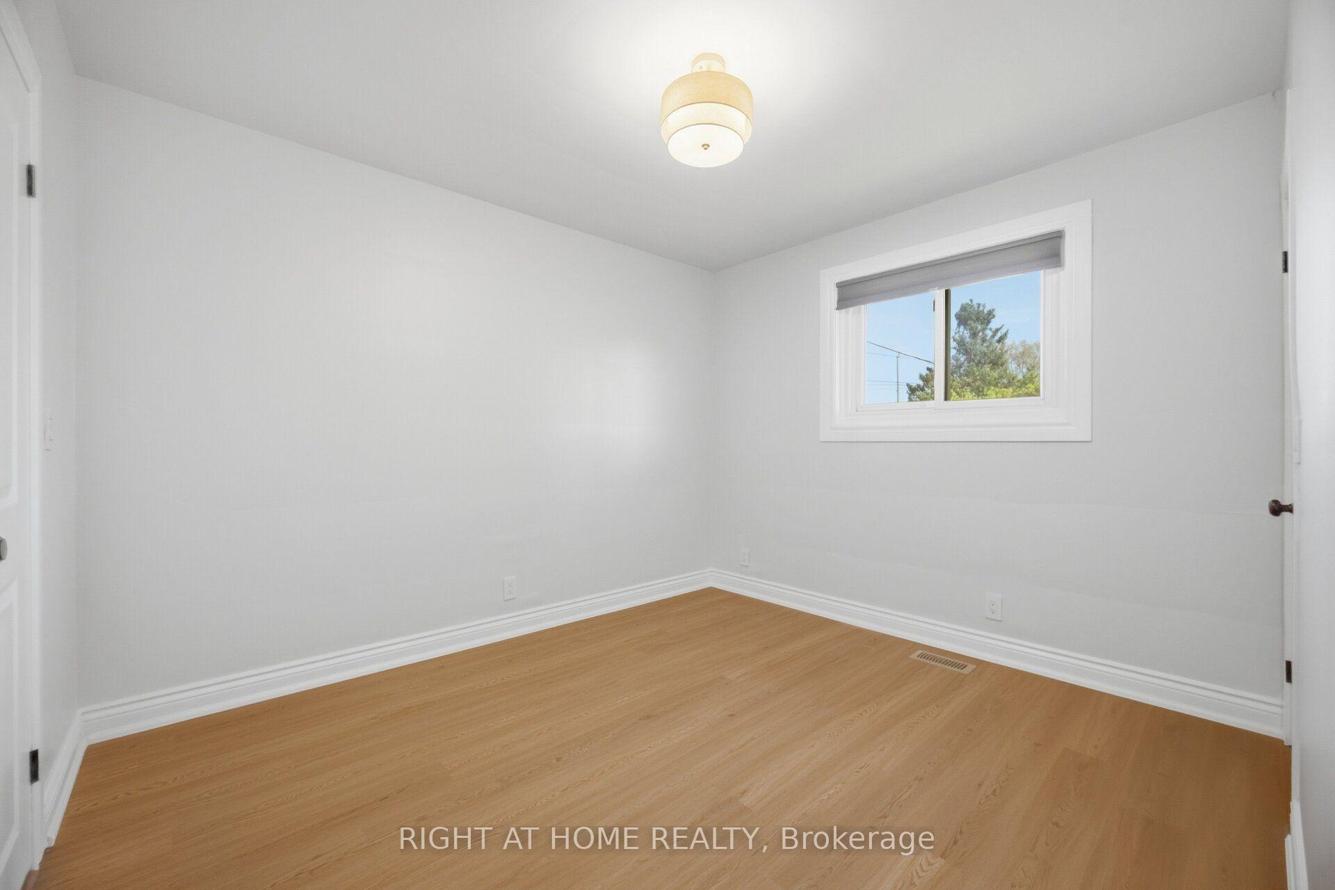 Photo 26 of 643 Perry Crescent, Oshawa, Vanier — HOMEH