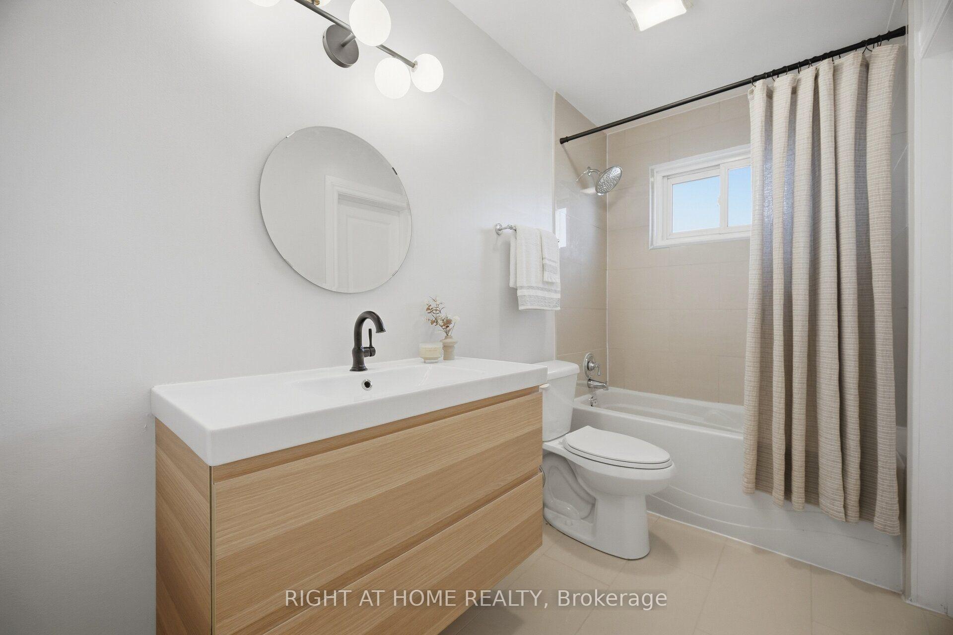 Photo 27 of 643 Perry Crescent, Oshawa, Vanier — HOMEH