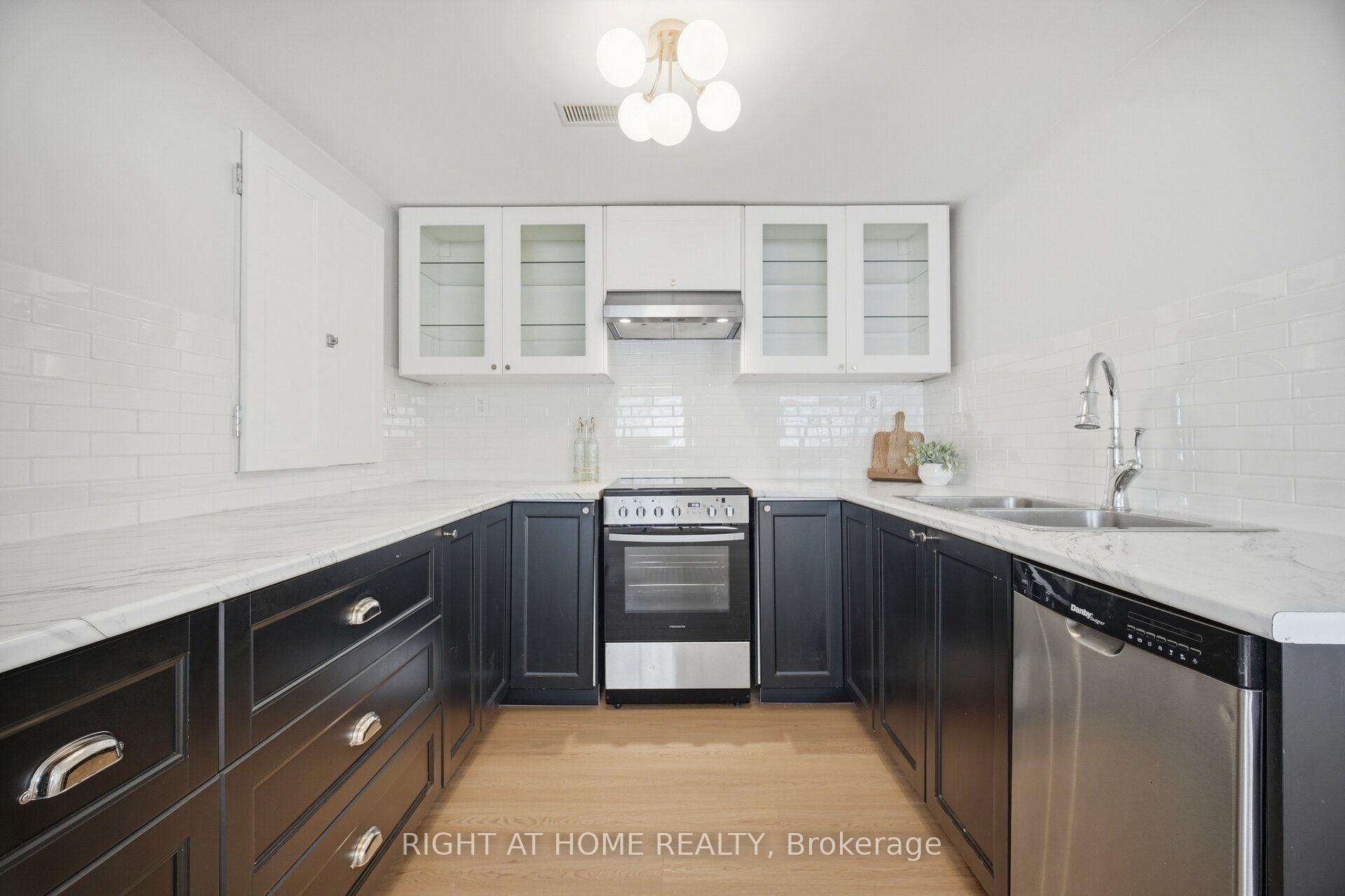 Photo 38 of 643 Perry Crescent, Oshawa, Vanier — HOMEH