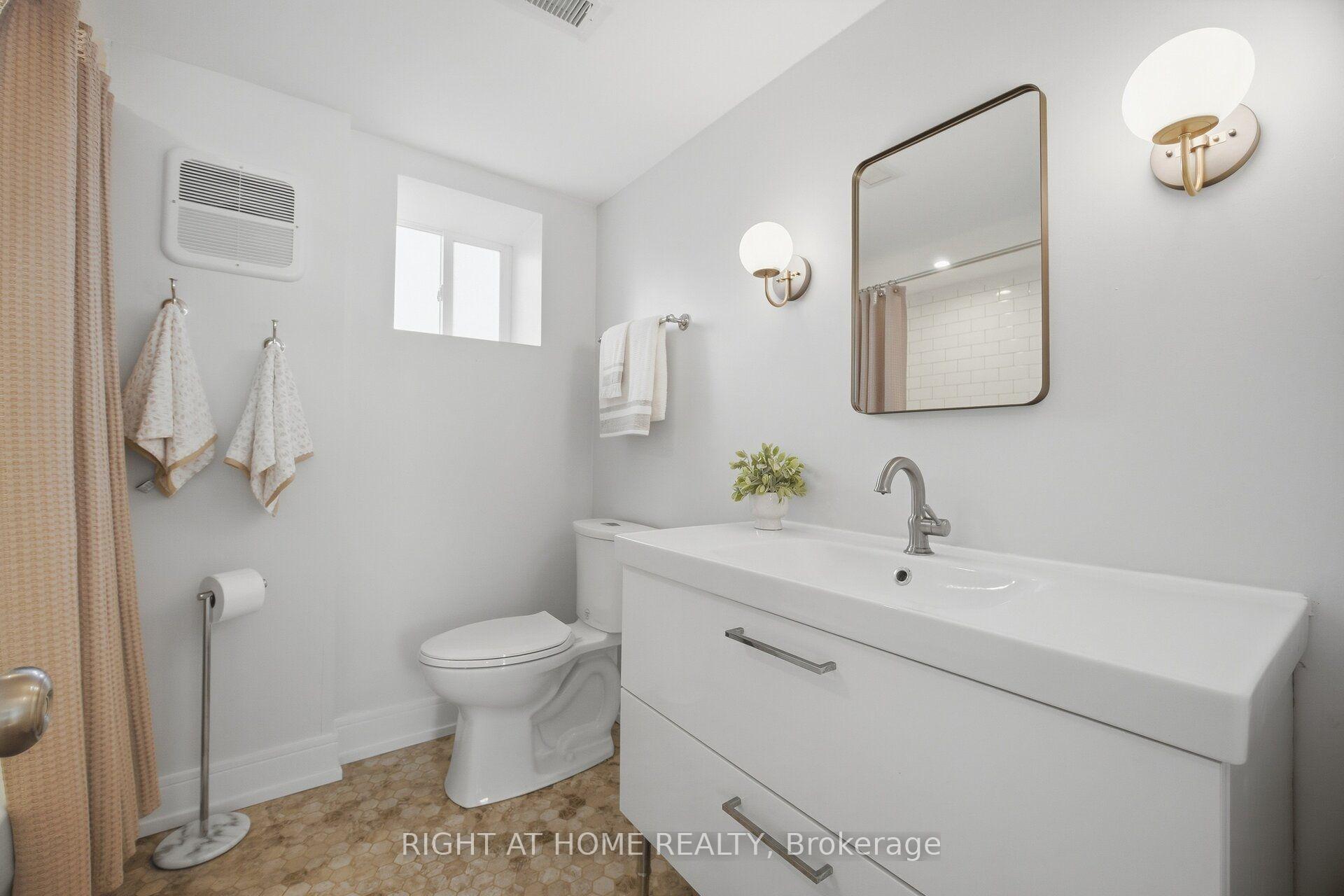 Photo 40 of 643 Perry Crescent, Oshawa, Vanier — HOMEH