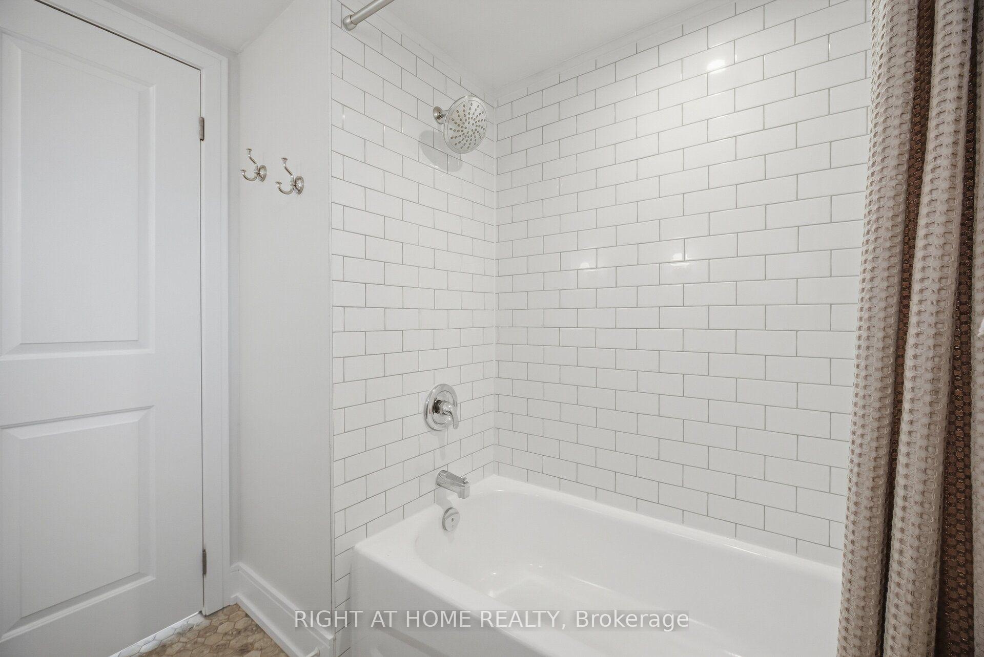 Photo 41 of 643 Perry Crescent, Oshawa, Vanier — HOMEH