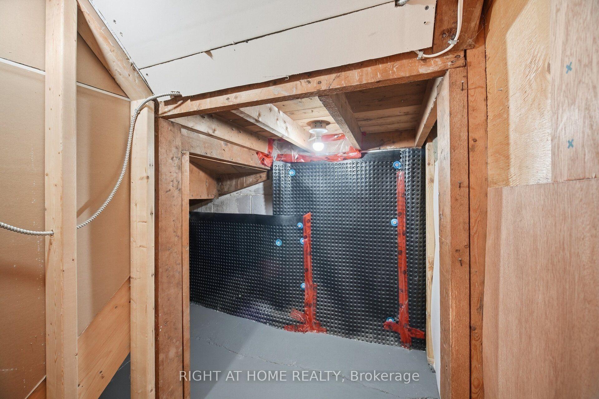 Photo 52 of 643 Perry Crescent, Oshawa, Vanier — HOMEH